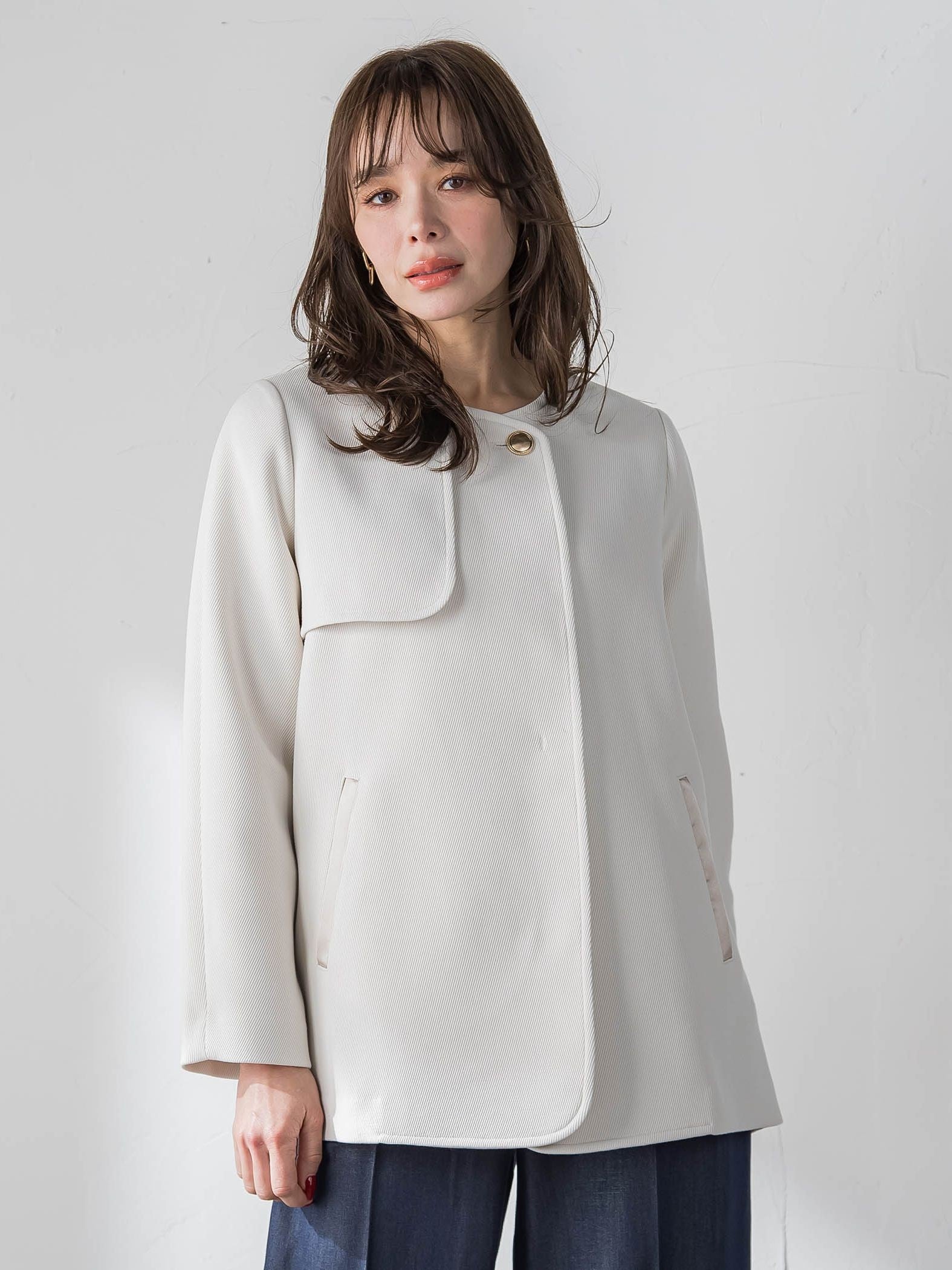 ノーカラーハーフコート