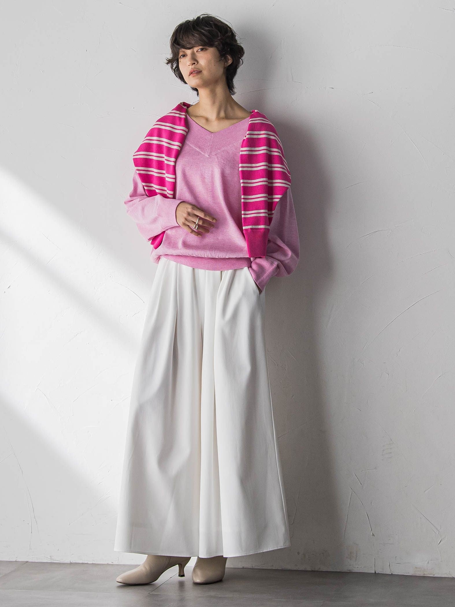 LEVITA Vネックドルマンニットプルオーバー