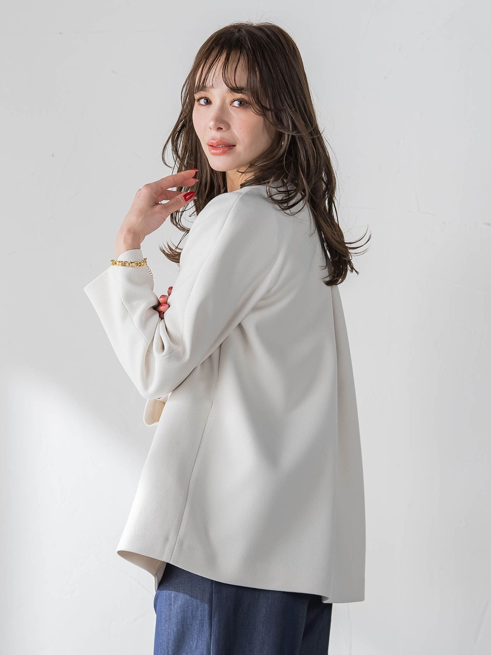 ノーカラーハーフコート