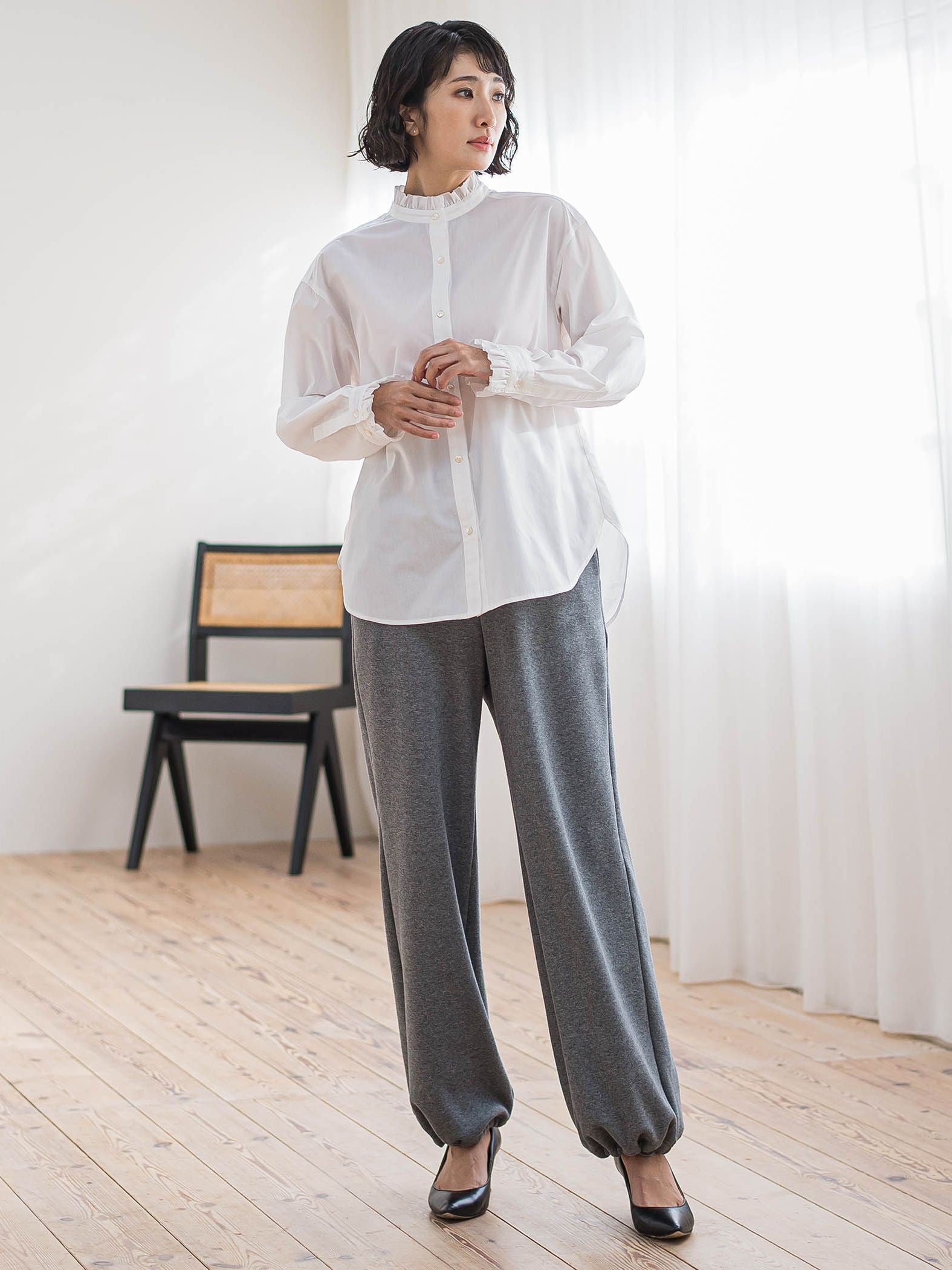 ネックフリルブラウス