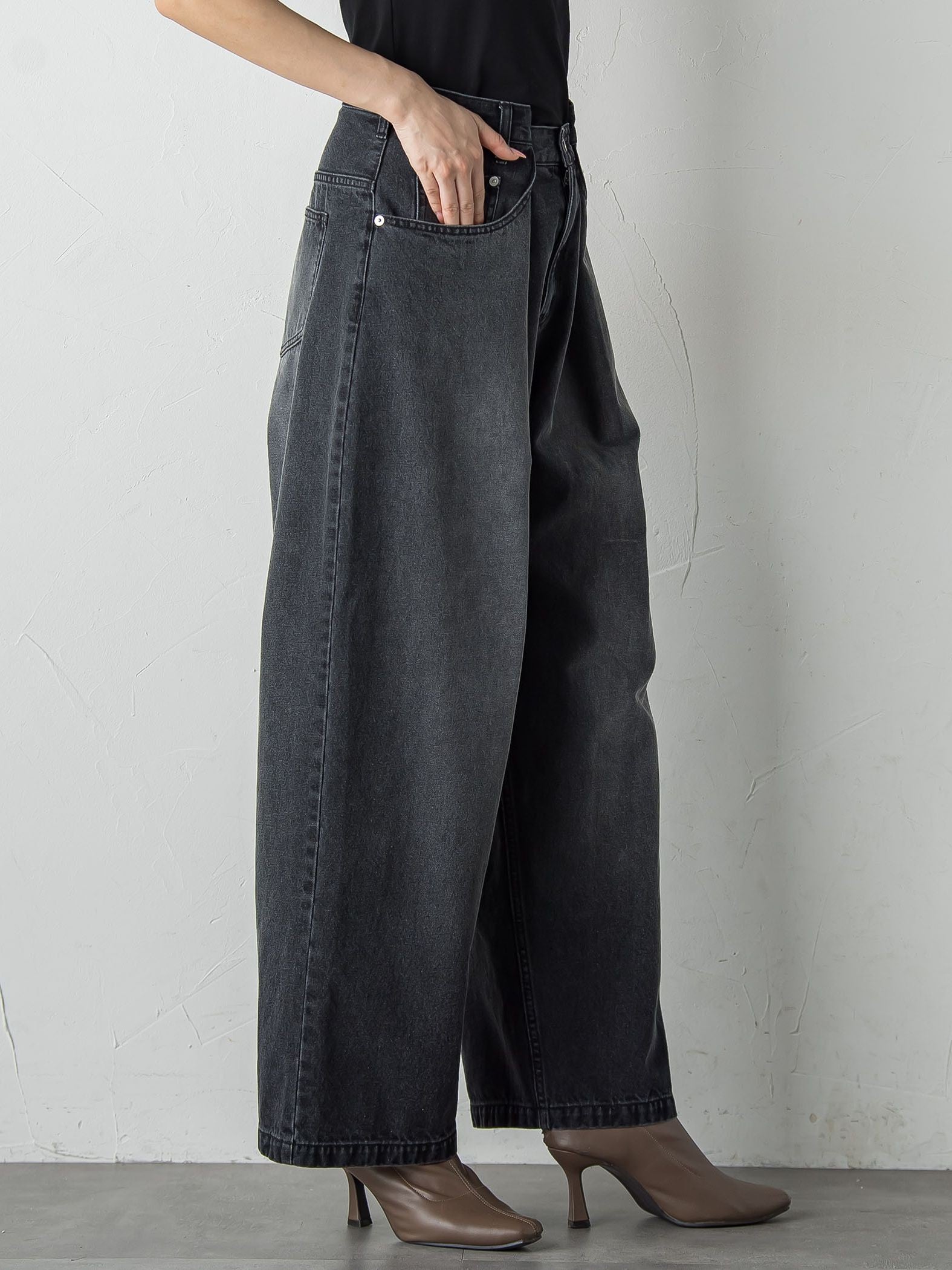 タックデニムパンツ≪洗濯機で洗える≫