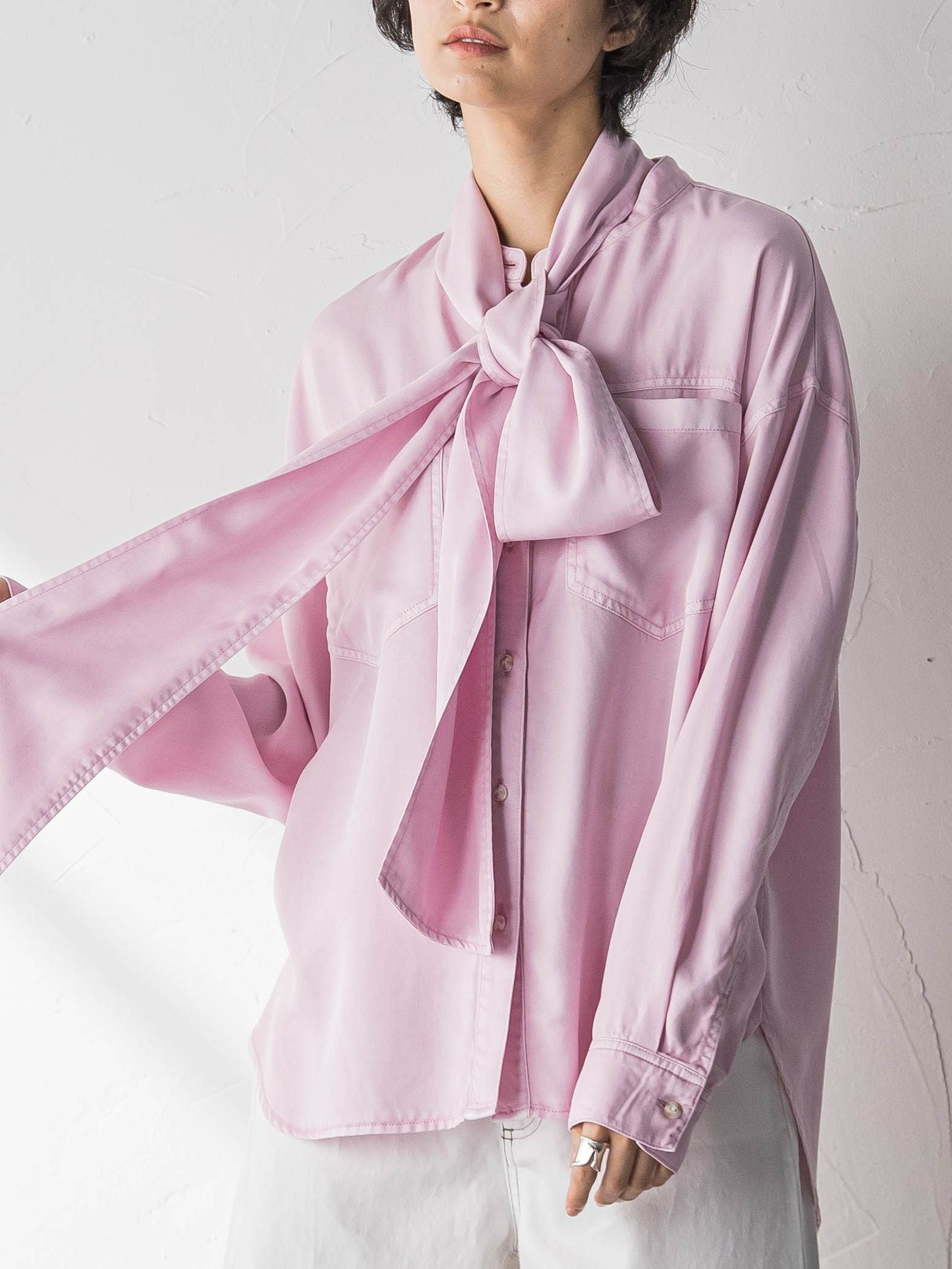 ボウタイ付きデニムシャツ≪洗濯機で洗える≫