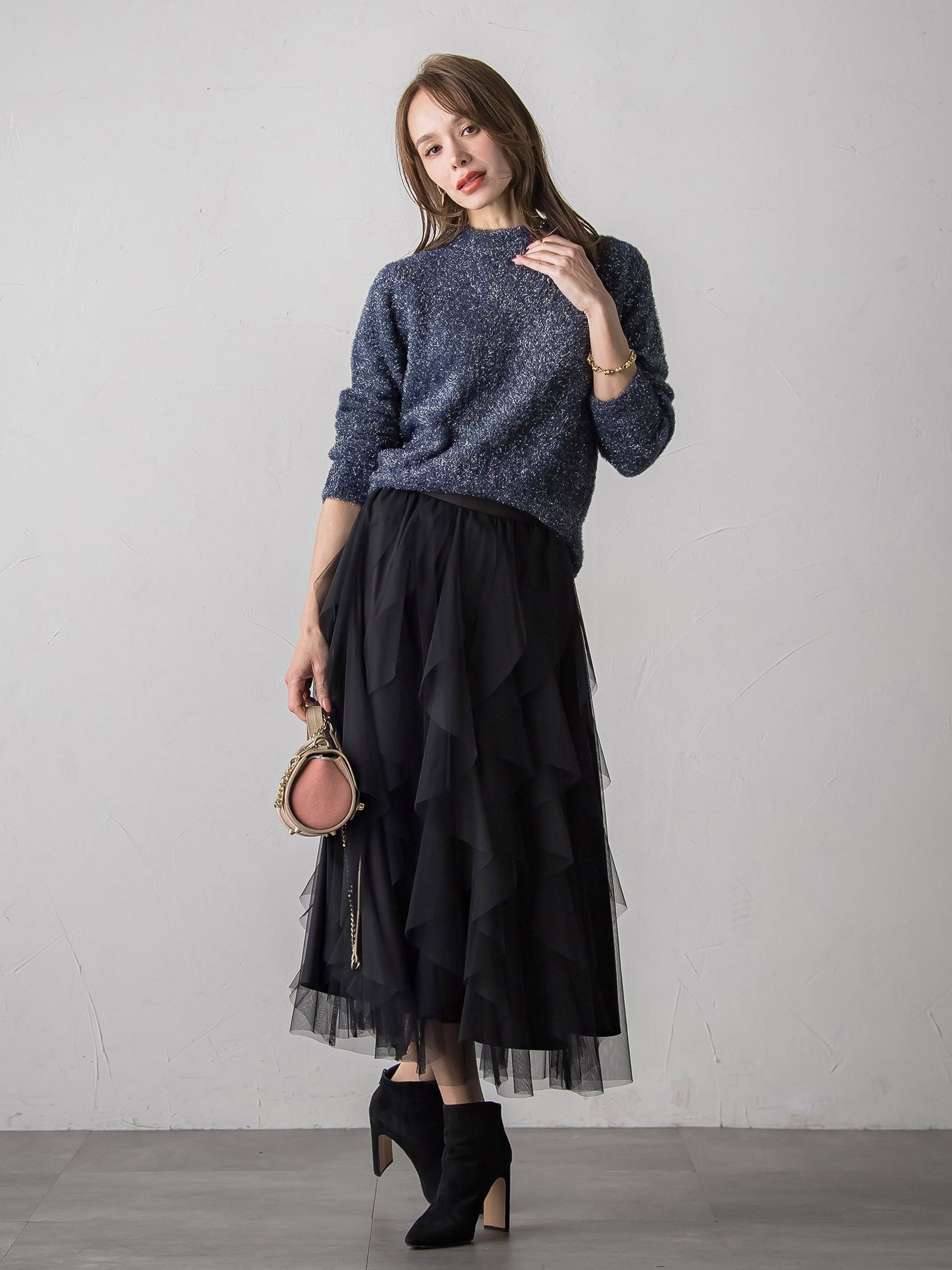 ラメシャギーニット