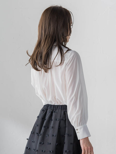 フェミニッシュデシンブラウス