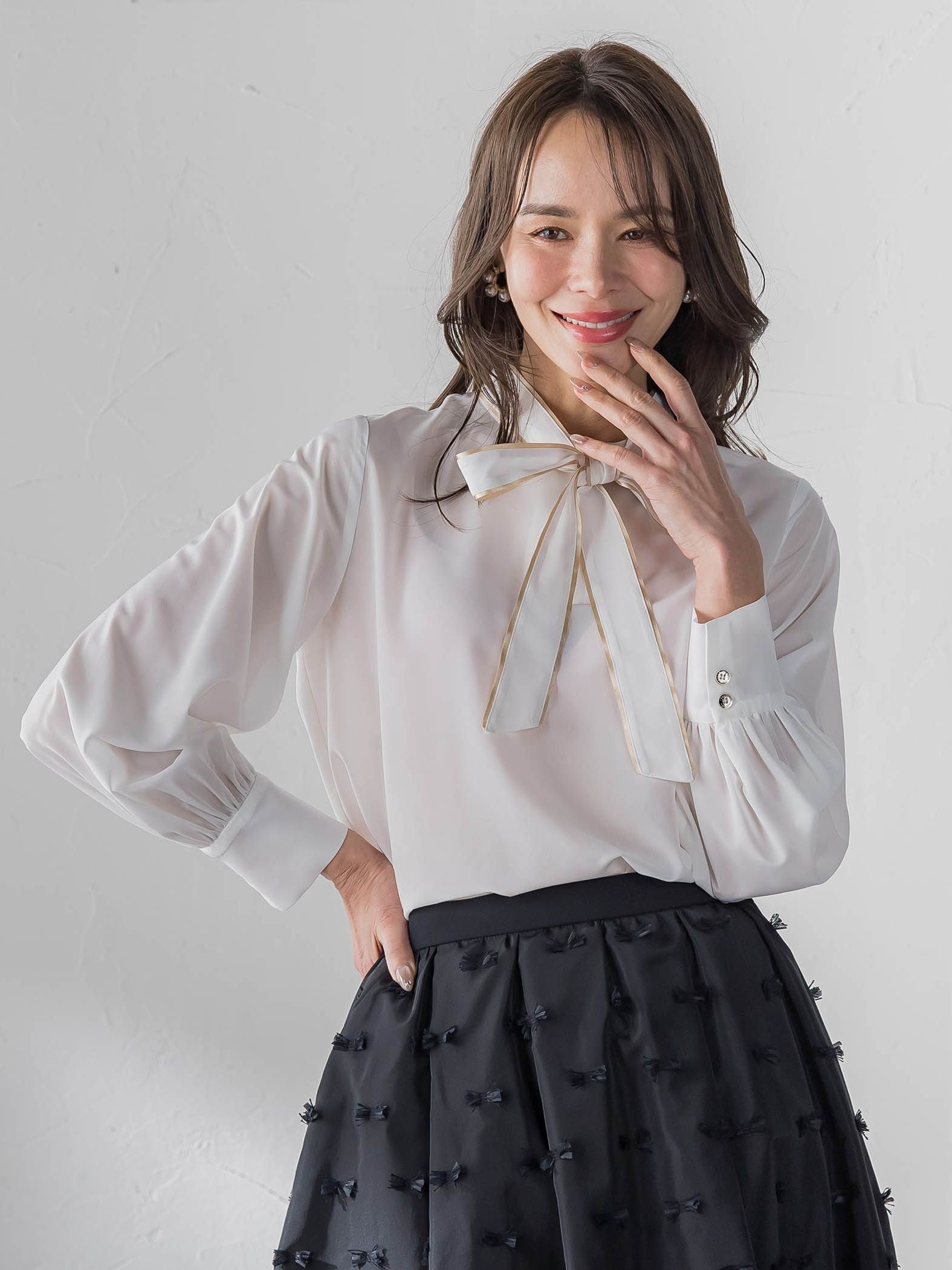 フェミニッシュデシンブラウス