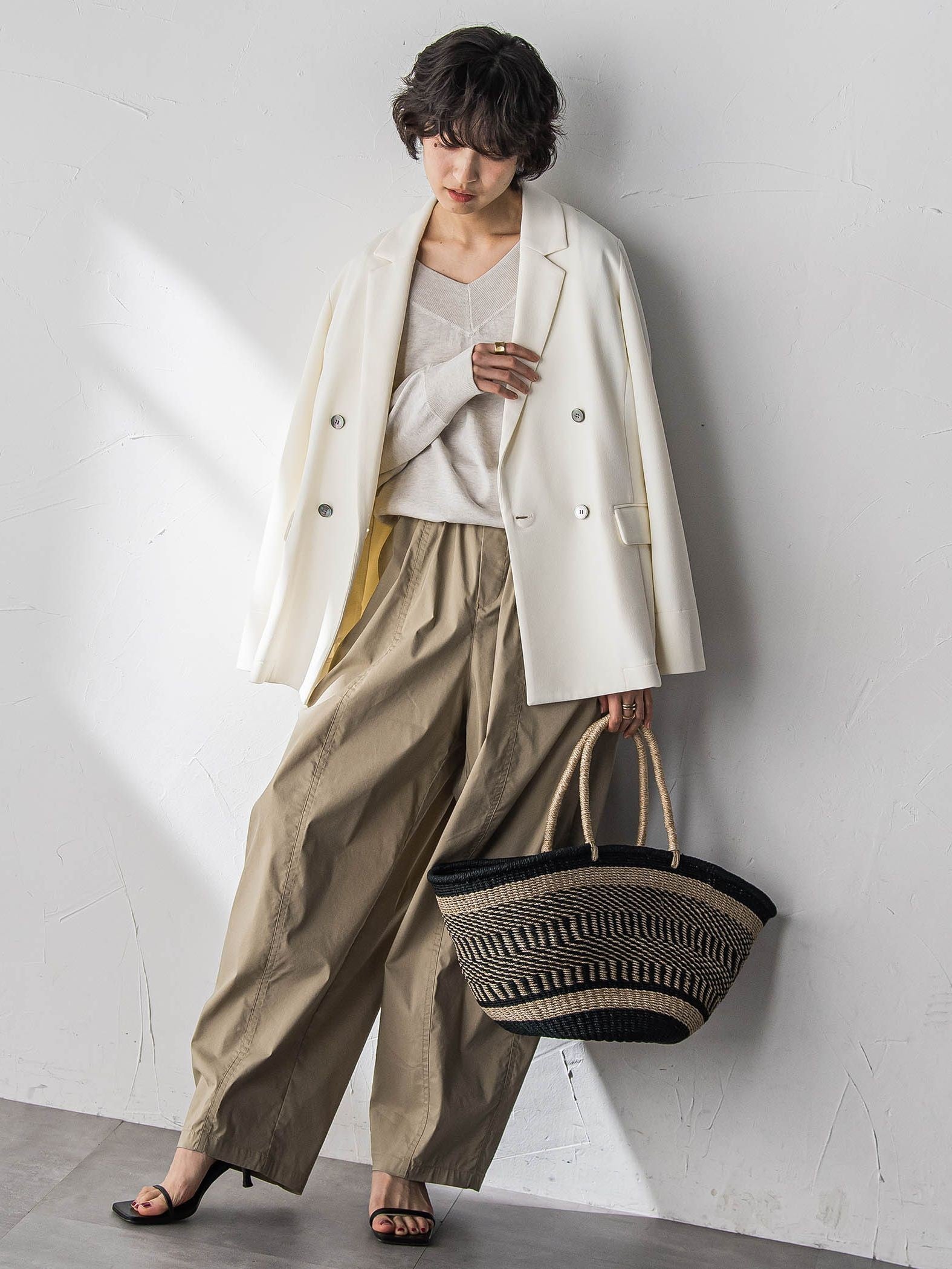 LEVITA Vネックドルマンニットプルオーバー