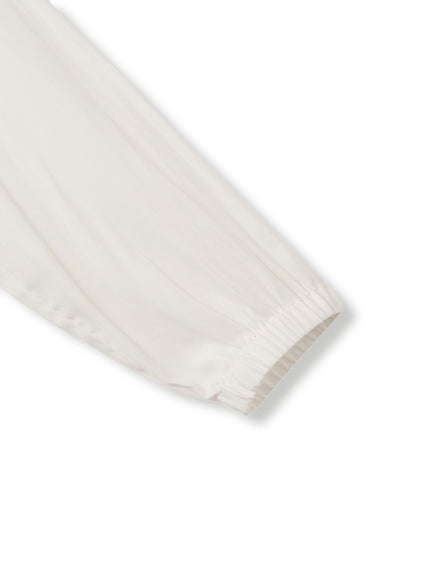 ドレープサテンフリルネックブラウス