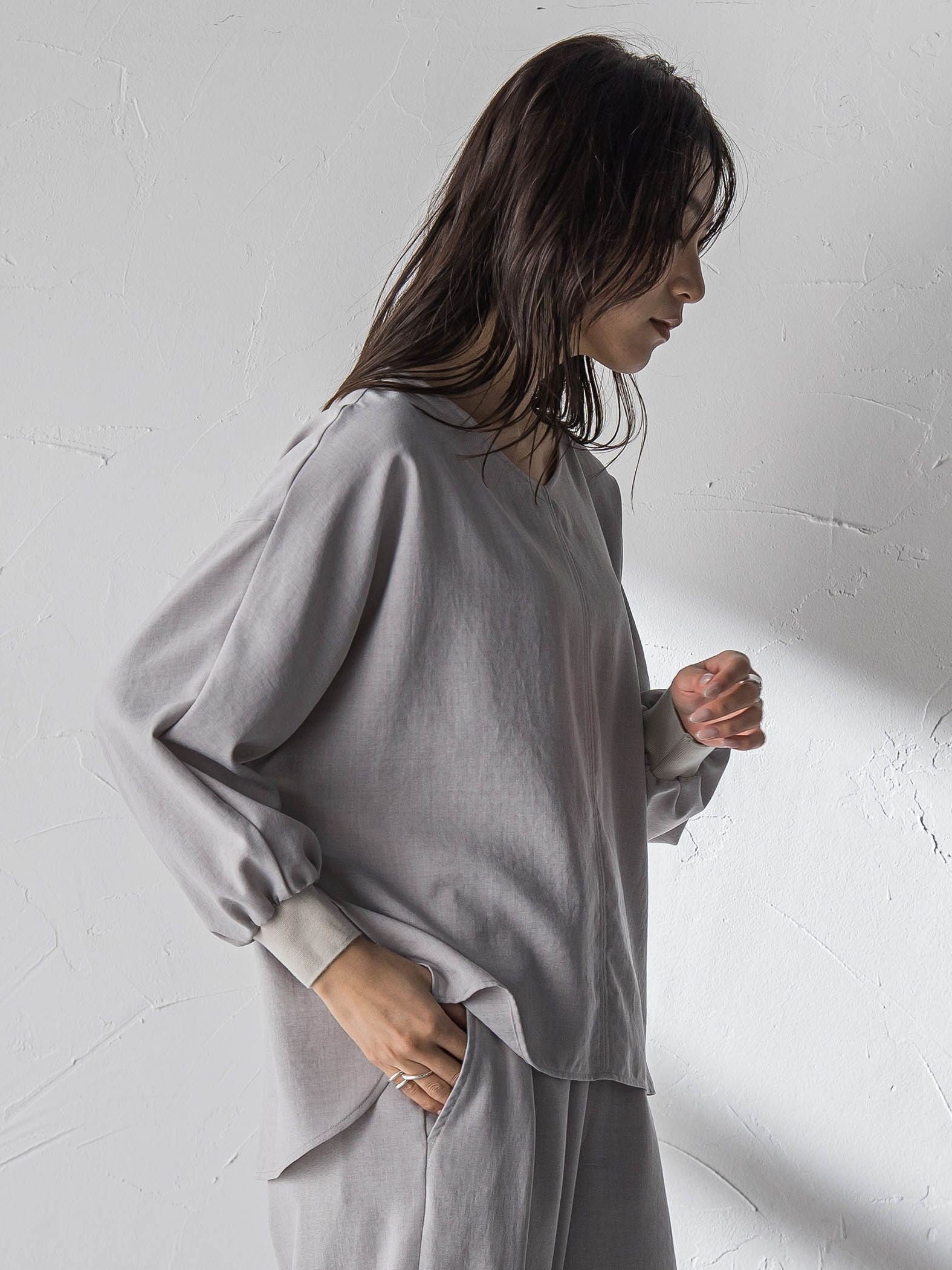 【一瞬で楽とキレイを叶える】タンブラーオックスギャザー袖ブラウス≪手洗い可能≫