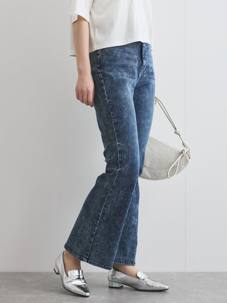 ケミカルデニムフレアパンツ≪洗濯機で洗える≫