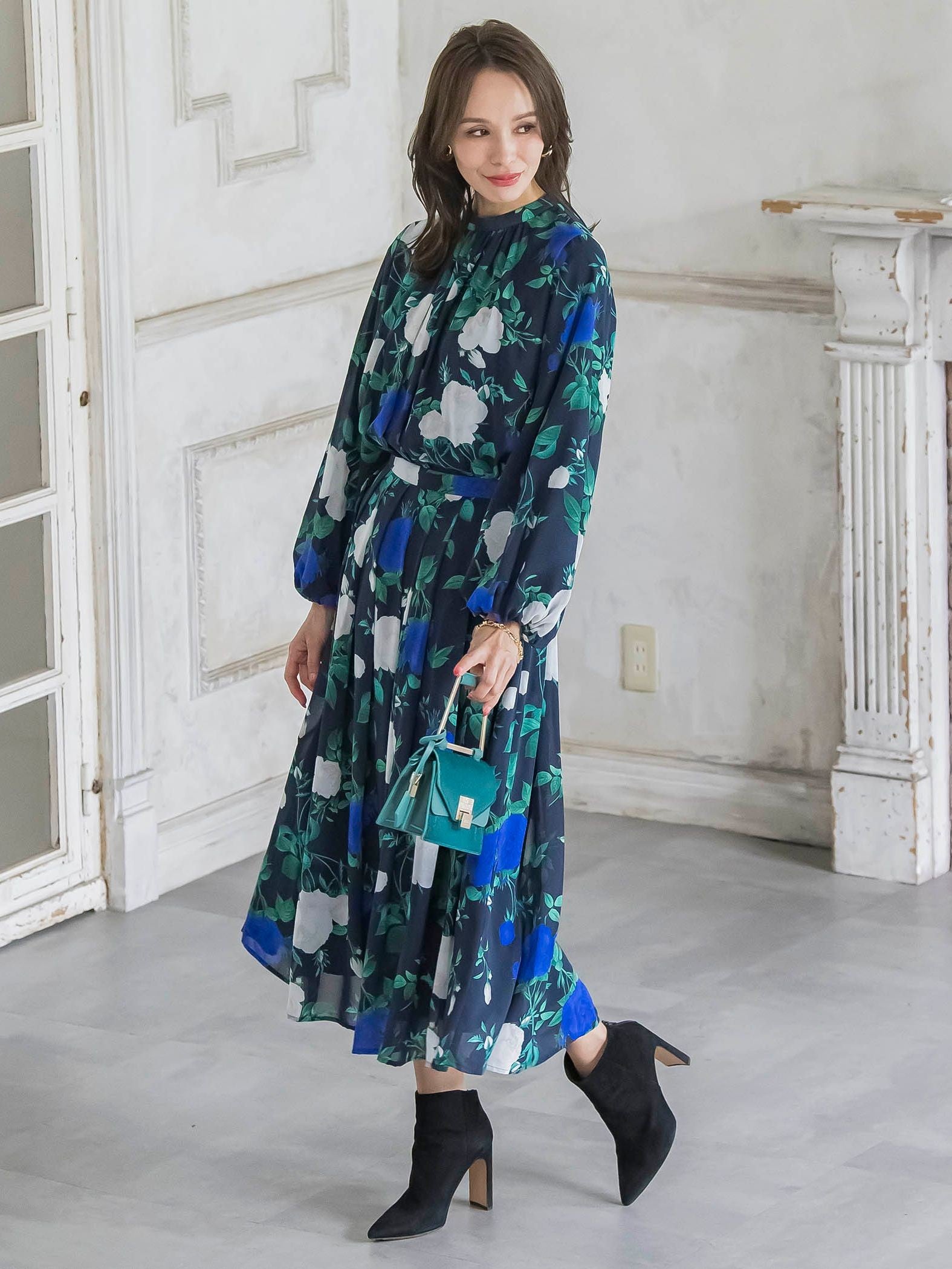 ブルーローズプリントブラウス≪洗濯機で洗える≫