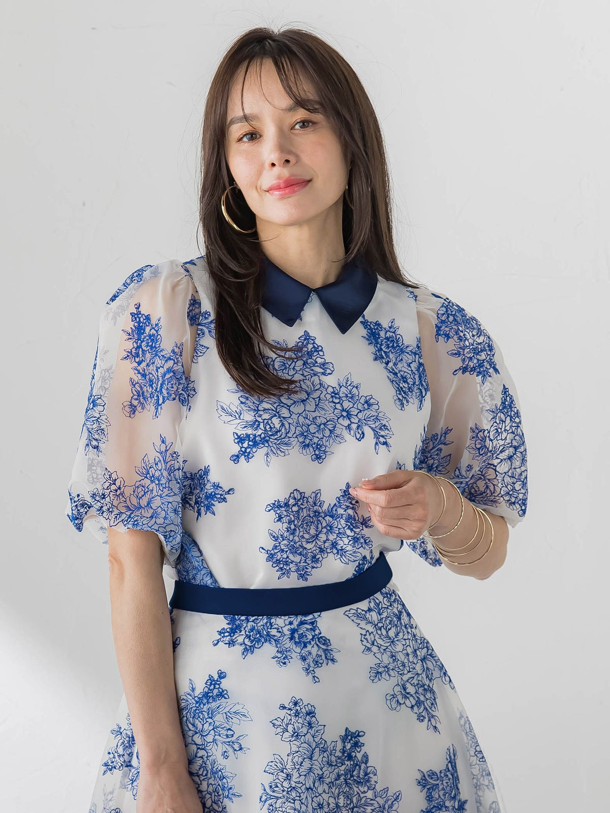 ブーケ刺繍オーガンジーブラウス