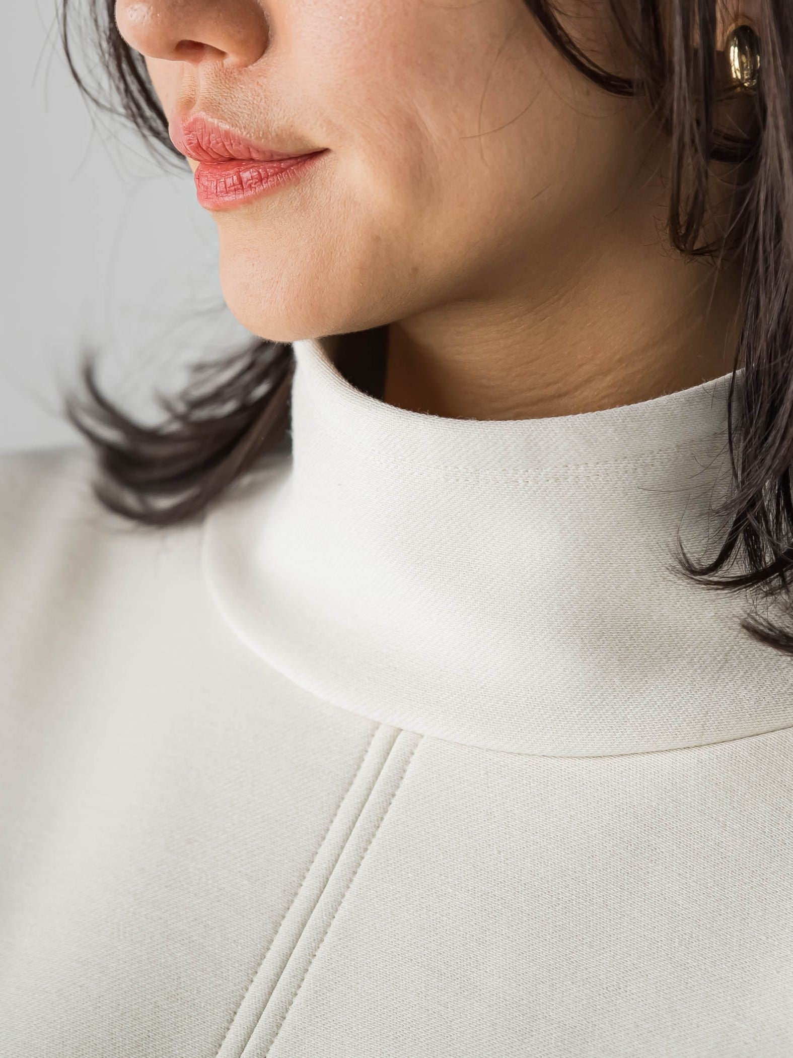 【WEB限定】裏毛布スタンドネックプルオーバー≪毛玉防止・ストレッチ≫