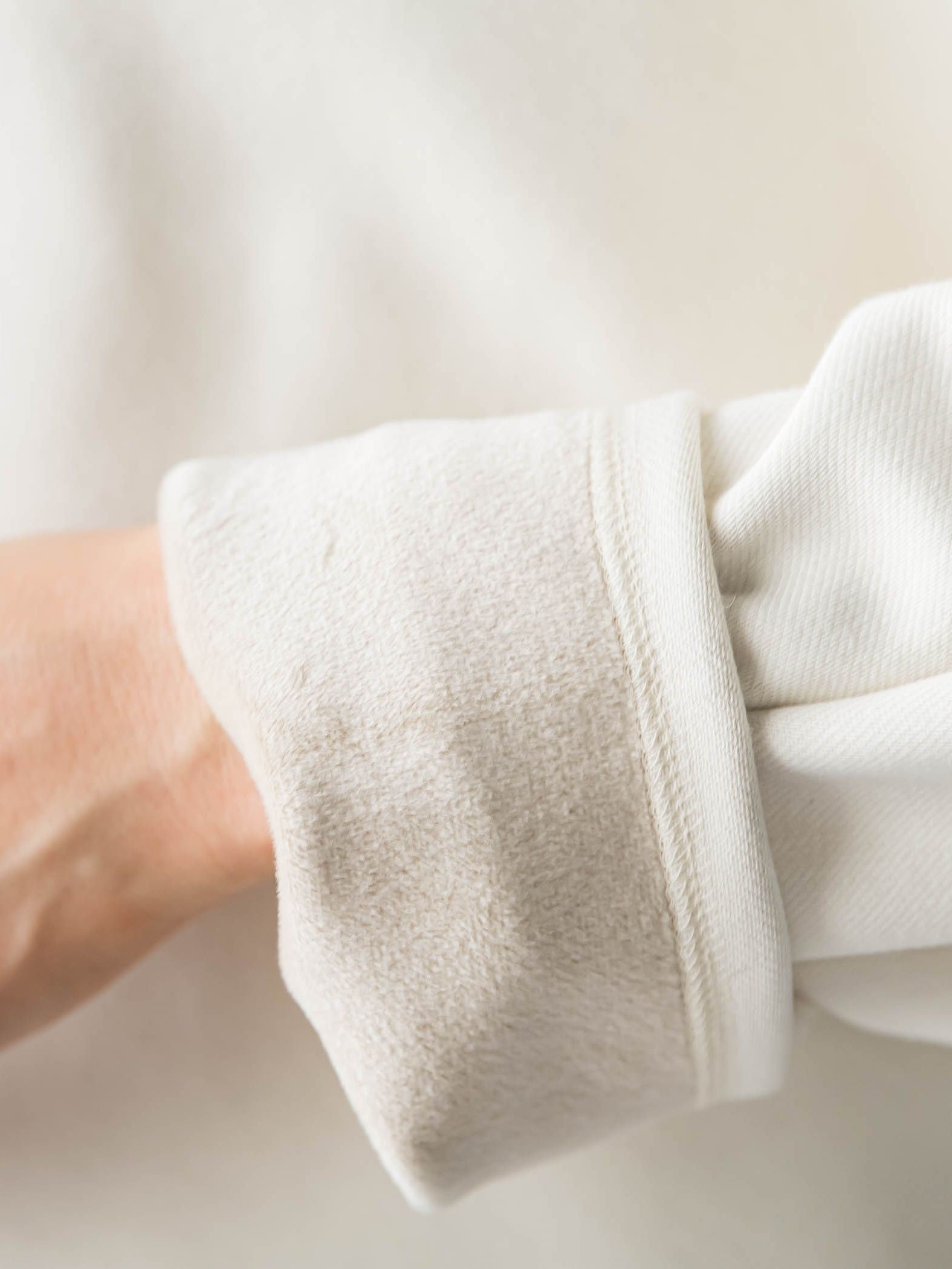 【WEB限定】裏毛布スタンドネックプルオーバー≪毛玉防止・ストレッチ≫