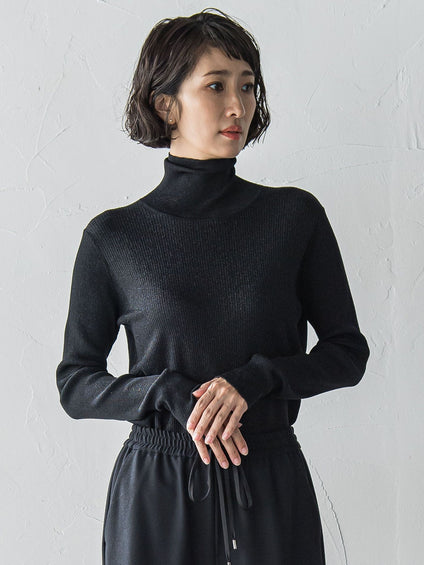 ラメリブタートルニット