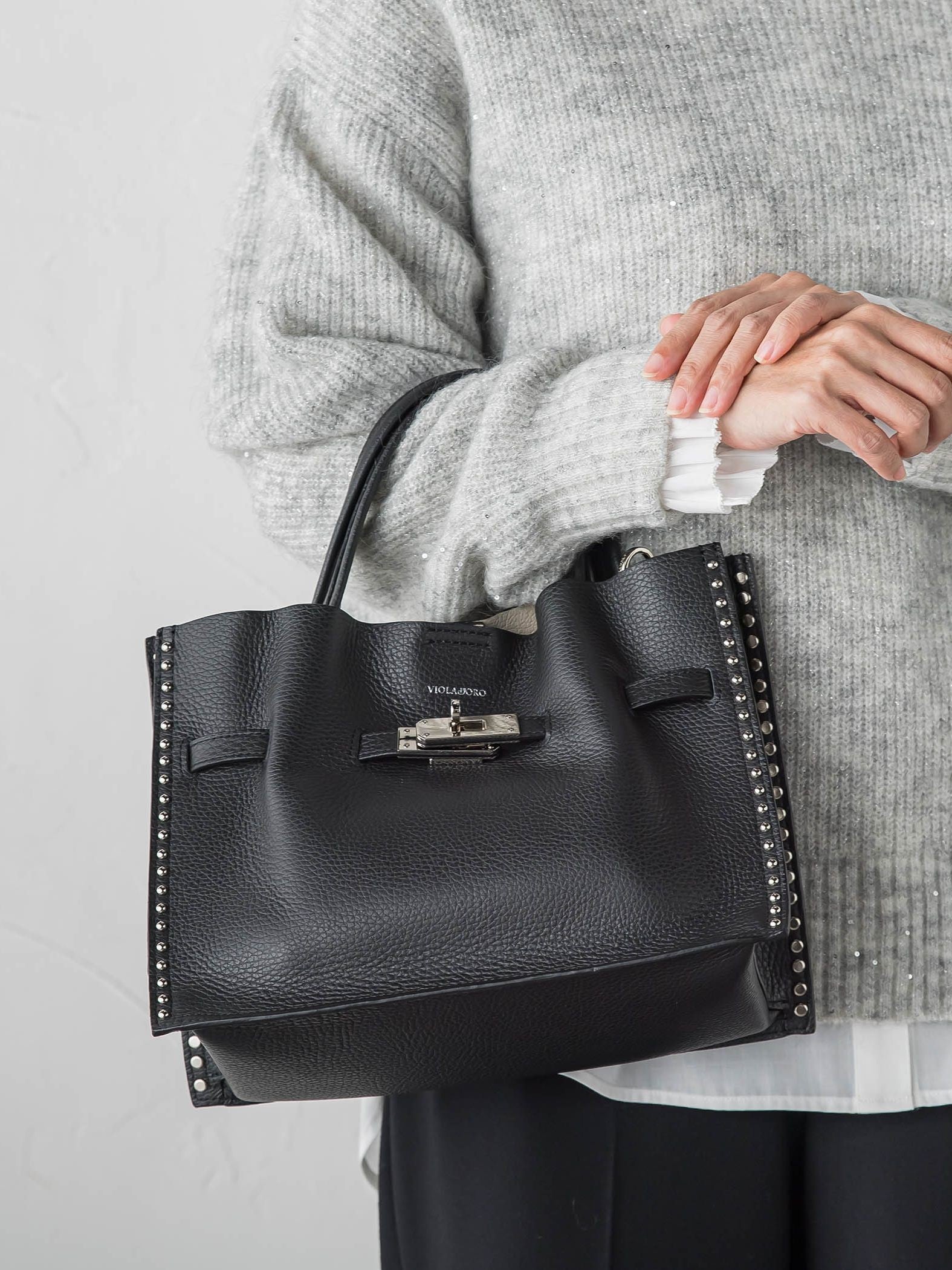 【VIOLAd'ORO】スタッズ付きWフェイスレザートートバッグ