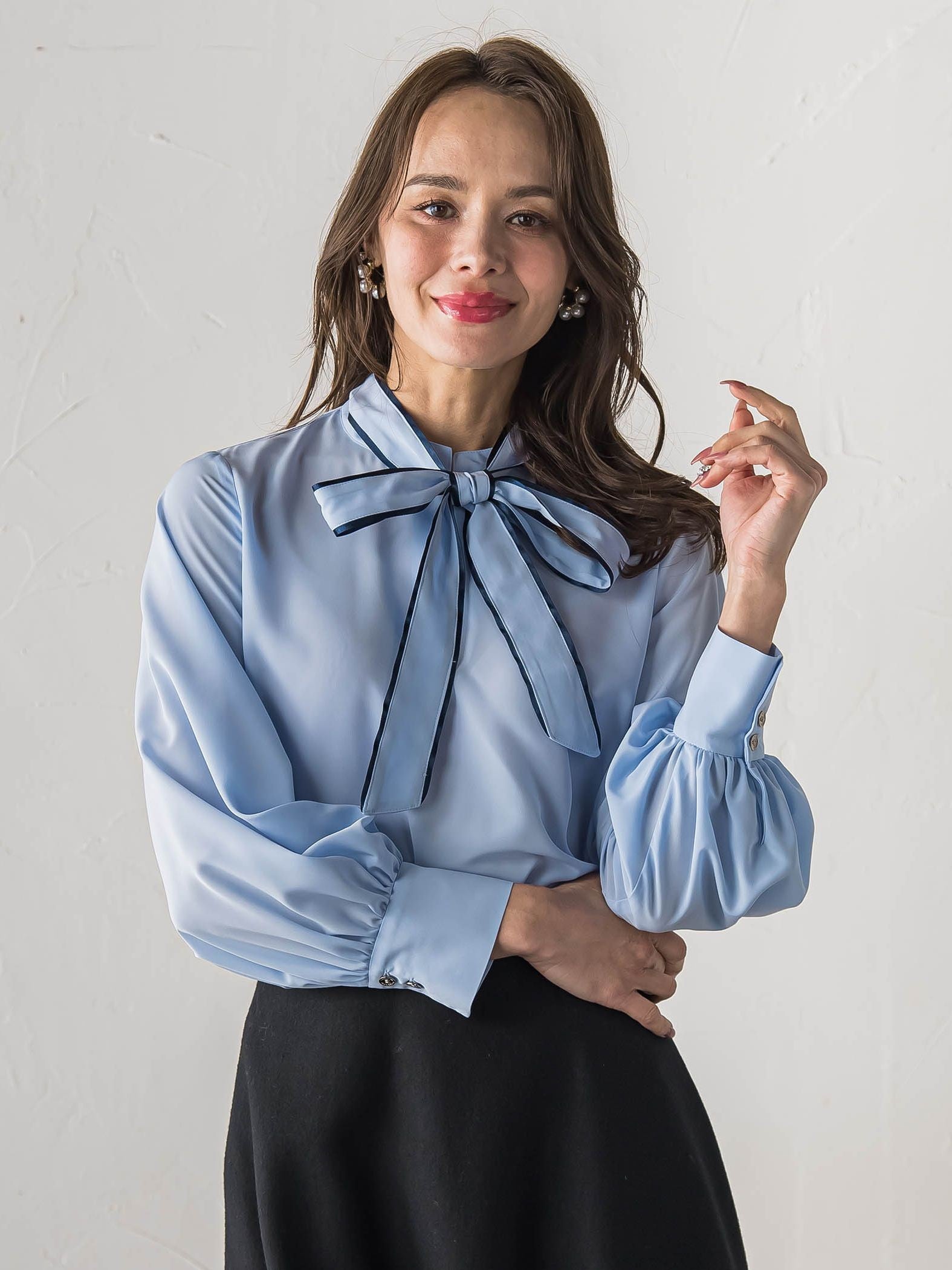 フェミニッシュデシンブラウス