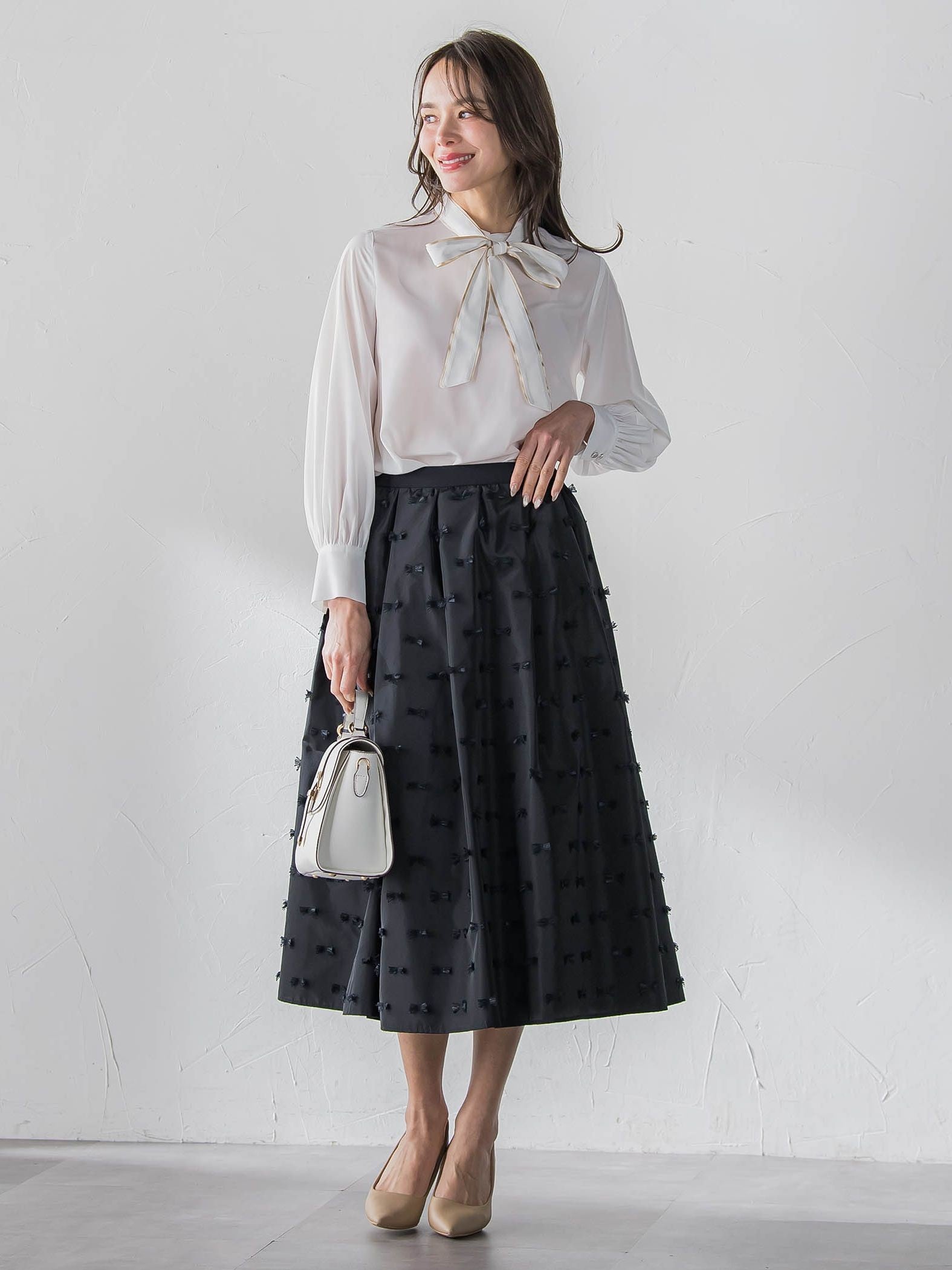 フェミニッシュデシンブラウス