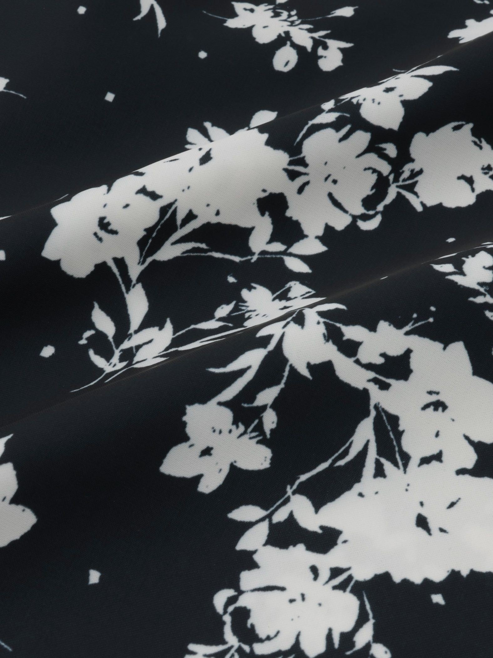 パウダーサテンパネルプリントワイドパンツ