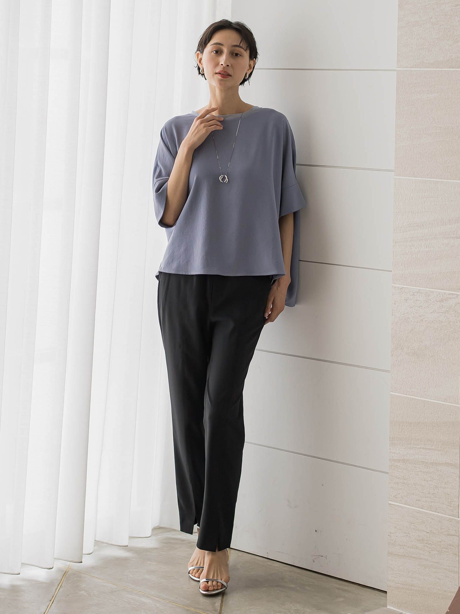【WEB限定】“まるでデニム見え”裾スリットテーパードパンツ