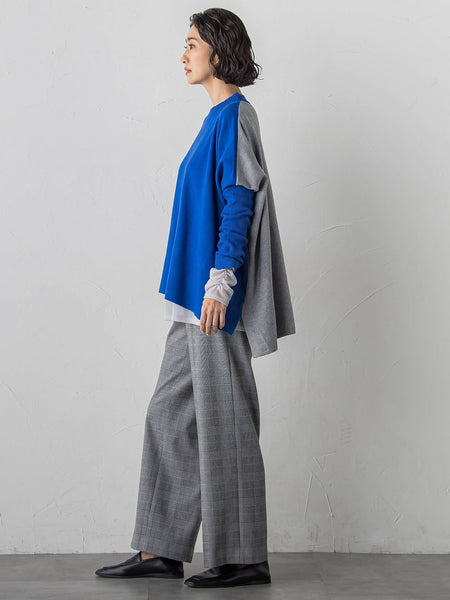 【WEB限定】”前後で印象が変わる”ドルマンバイカラーニット