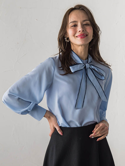 フェミニッシュデシンブラウス