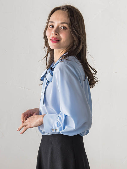 フェミニッシュデシンブラウス