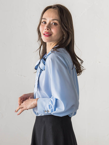 フェミニッシュデシンブラウス