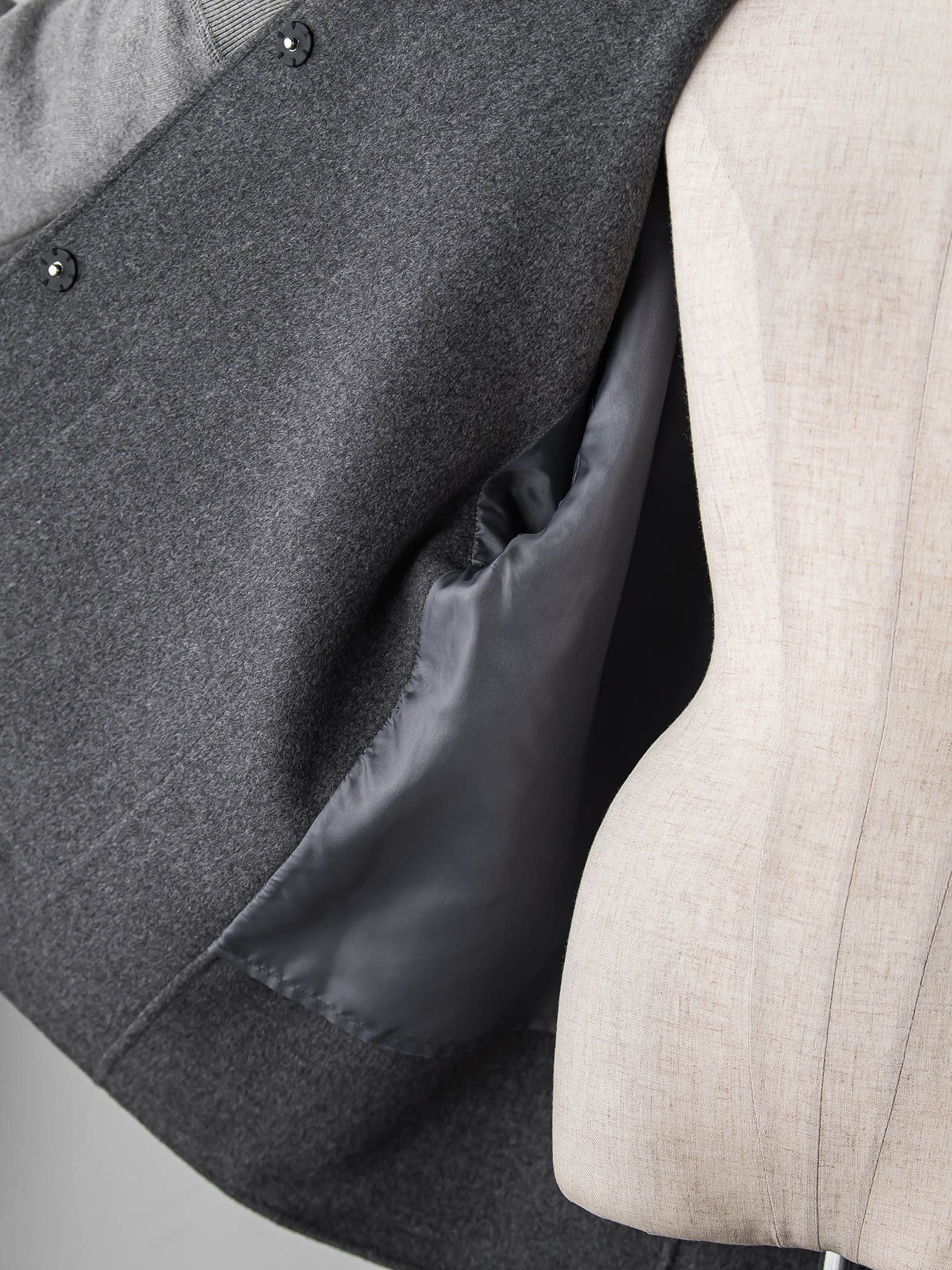 【大きいサイズ】<極>”軽さと贅沢なぬくもり”スタンドカラーリバーコート