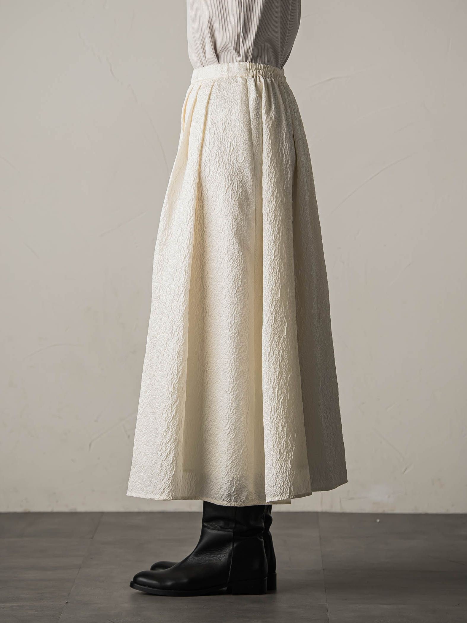 型押しジャガードタックフレアスカート≪手洗い可能≫