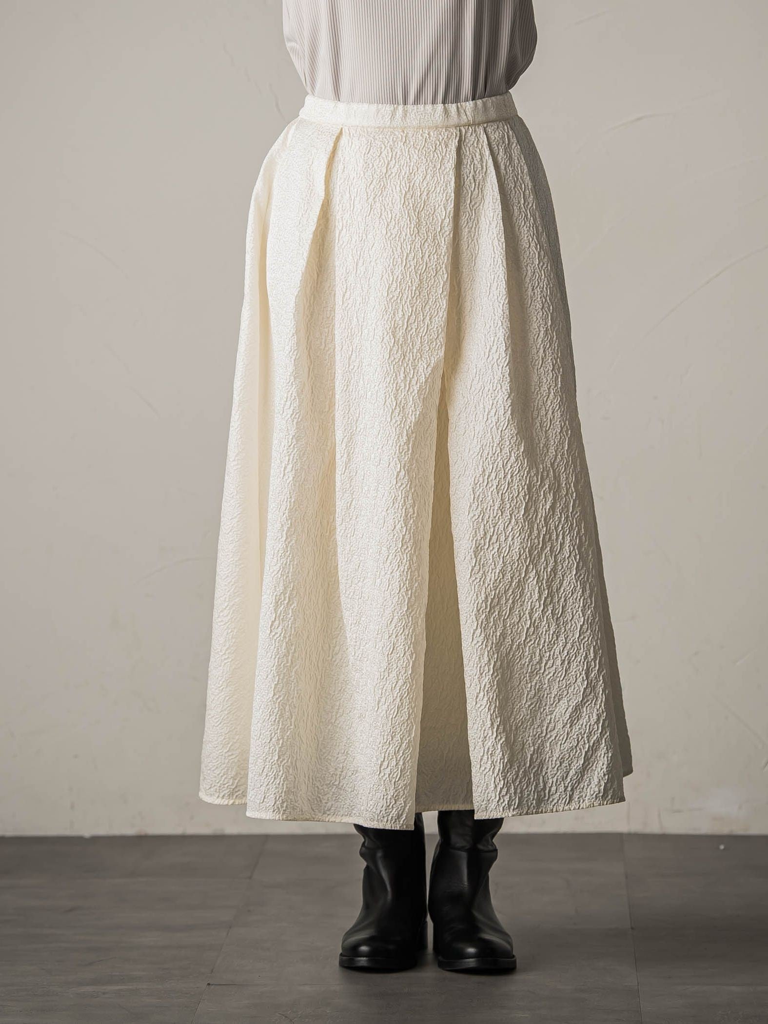 型押しジャガードタックフレアスカート≪手洗い可能≫