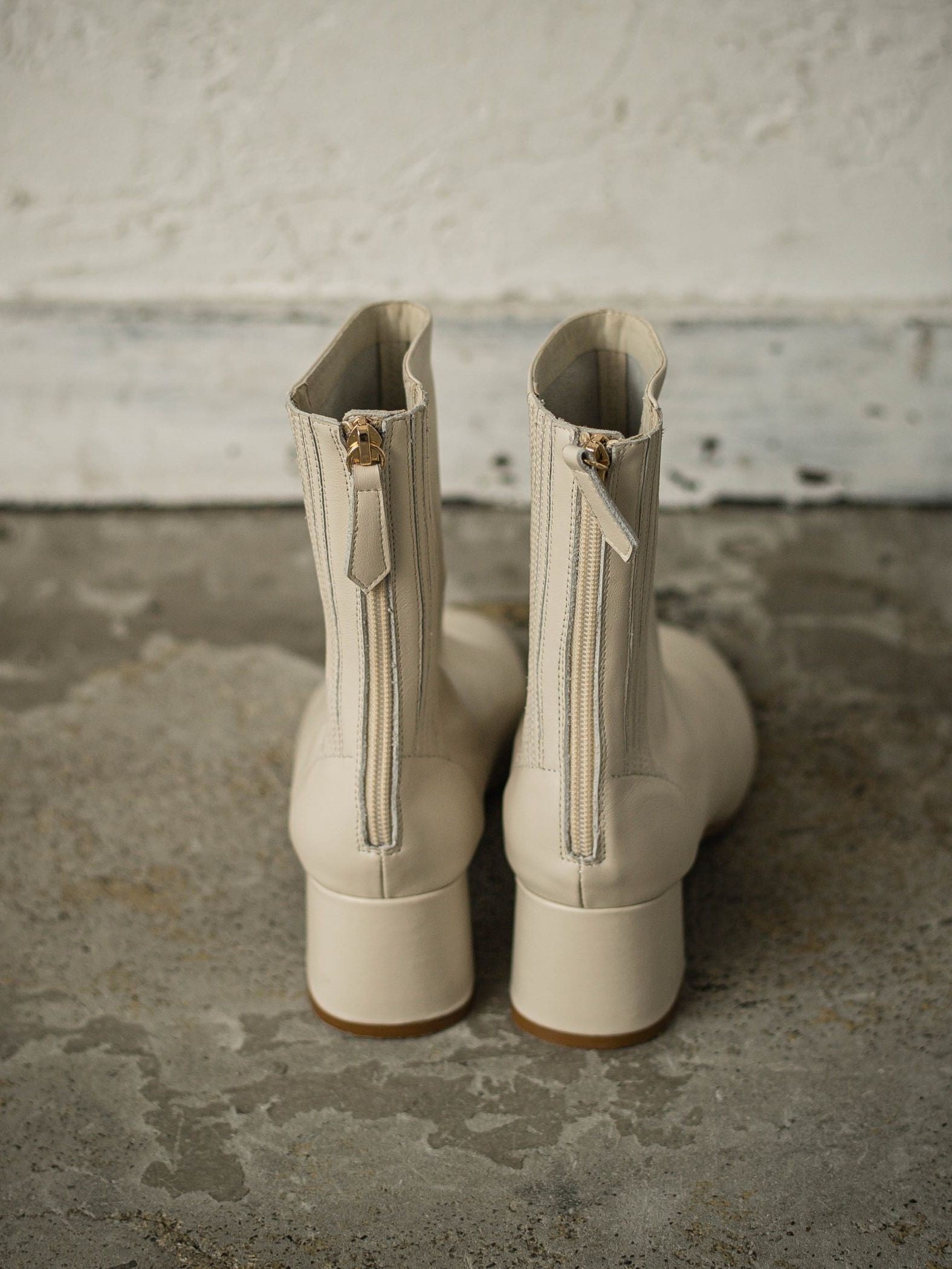 【MOHI】ショートブーツ