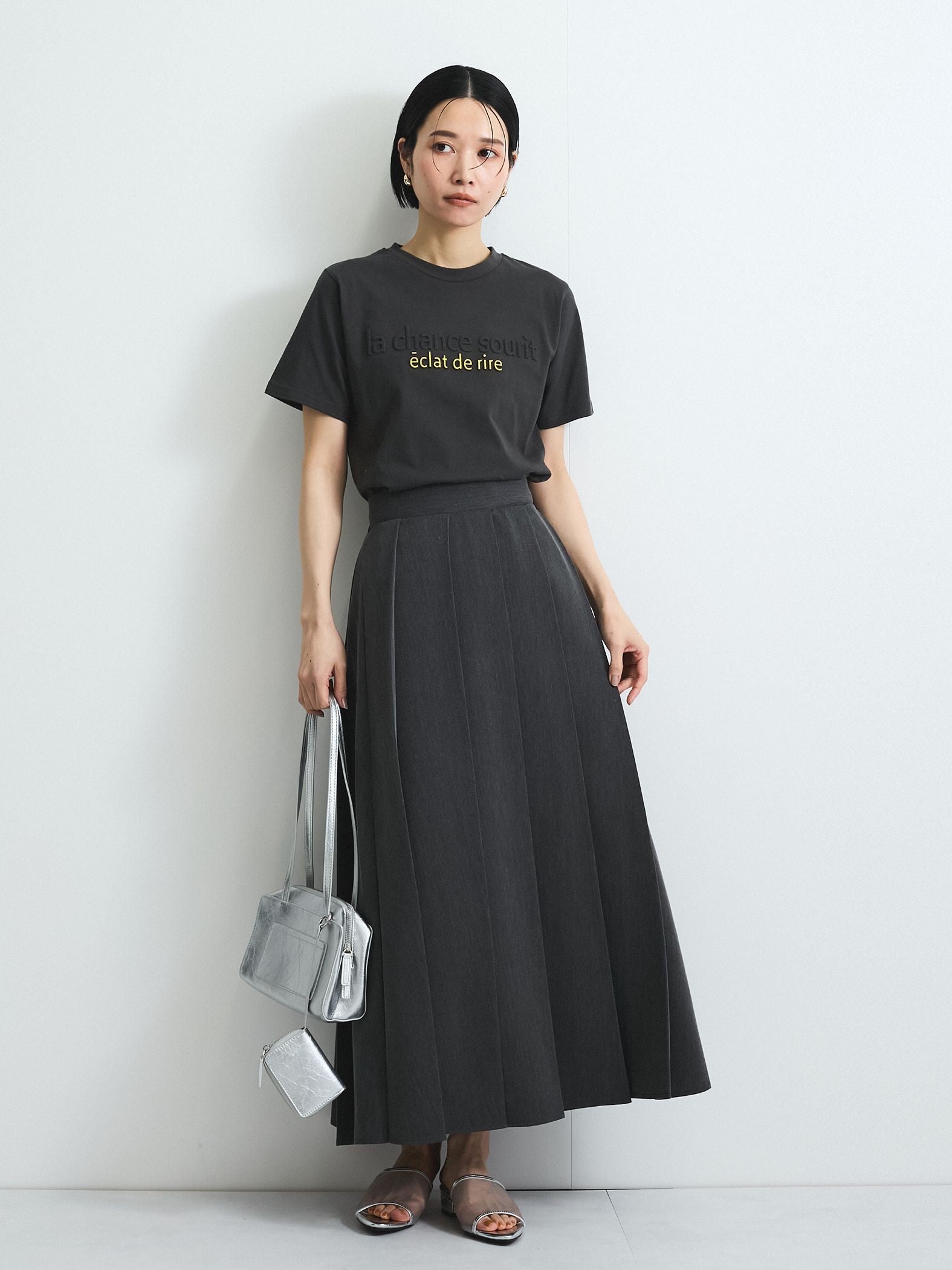 エンボスプリントTシャツ≪手洗い可能≫