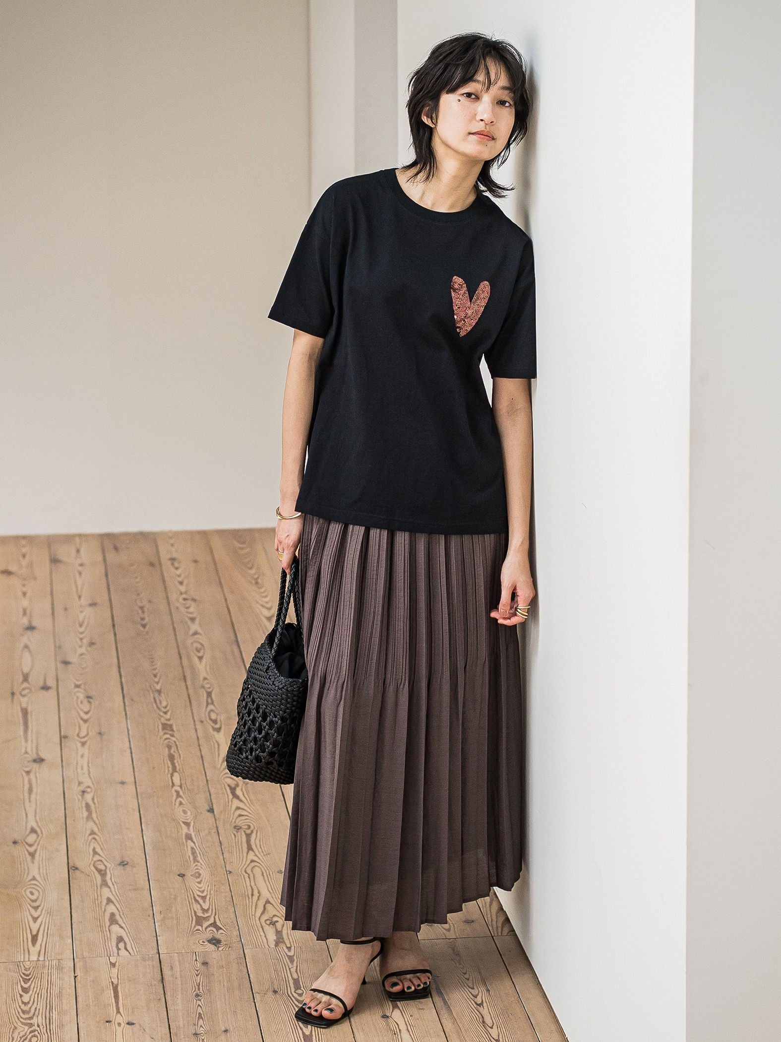 スパンコールハート刺繍Tシャツ≪洗濯機で洗える≫