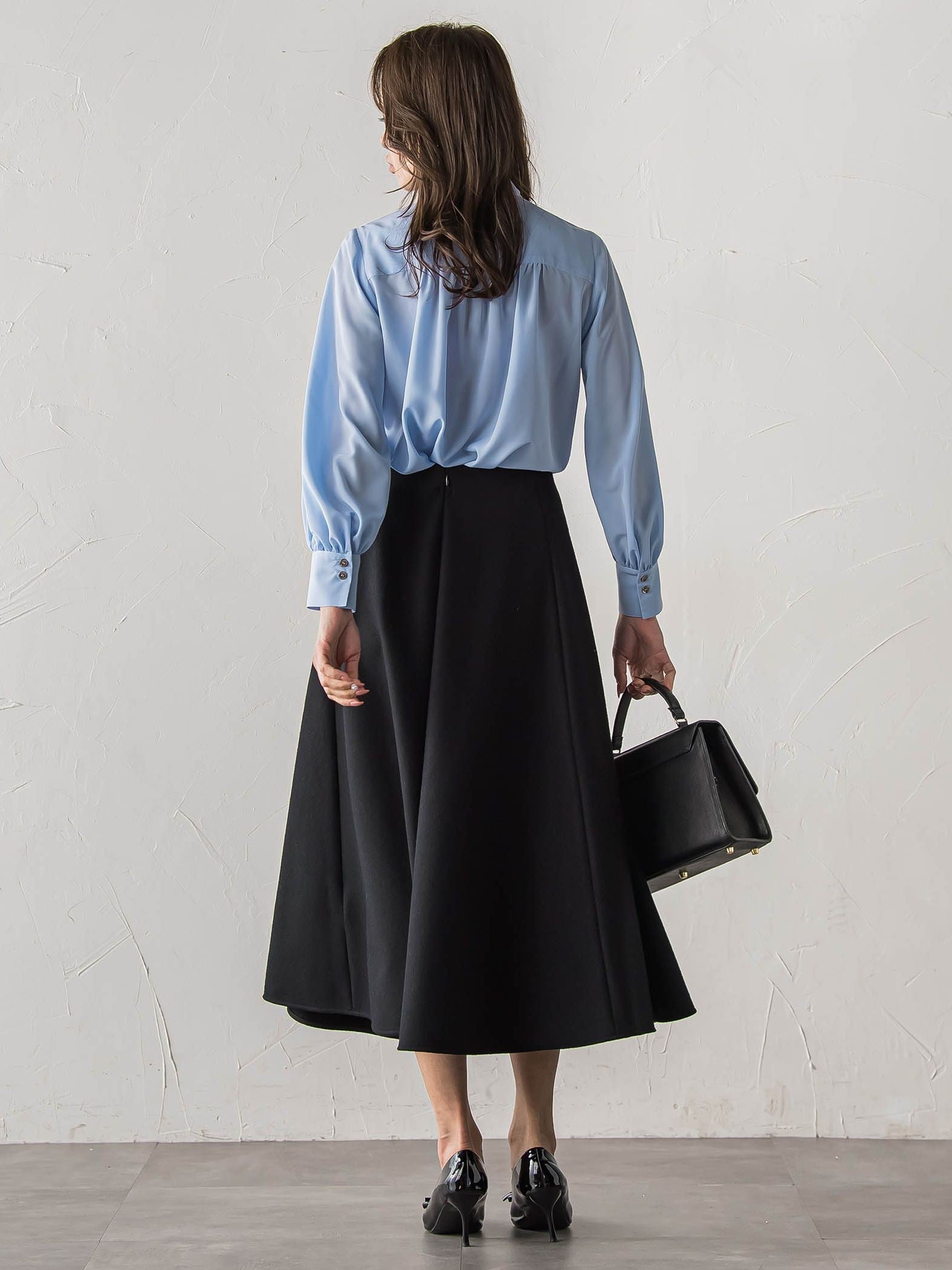 フェミニッシュデシンブラウス