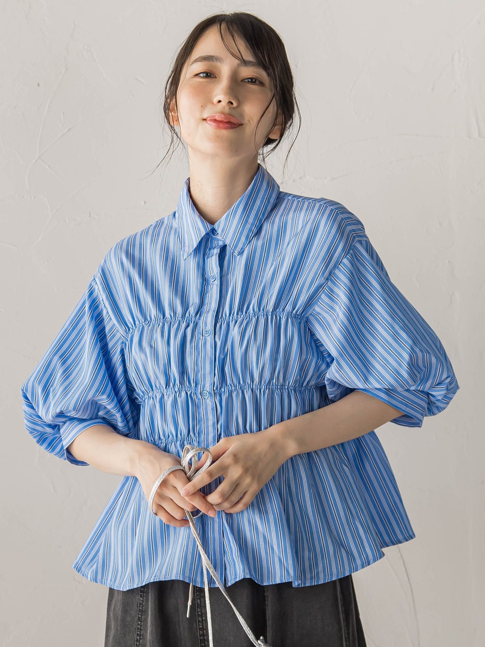 【WEB限定】シャーリングパフスリーブブラウス
