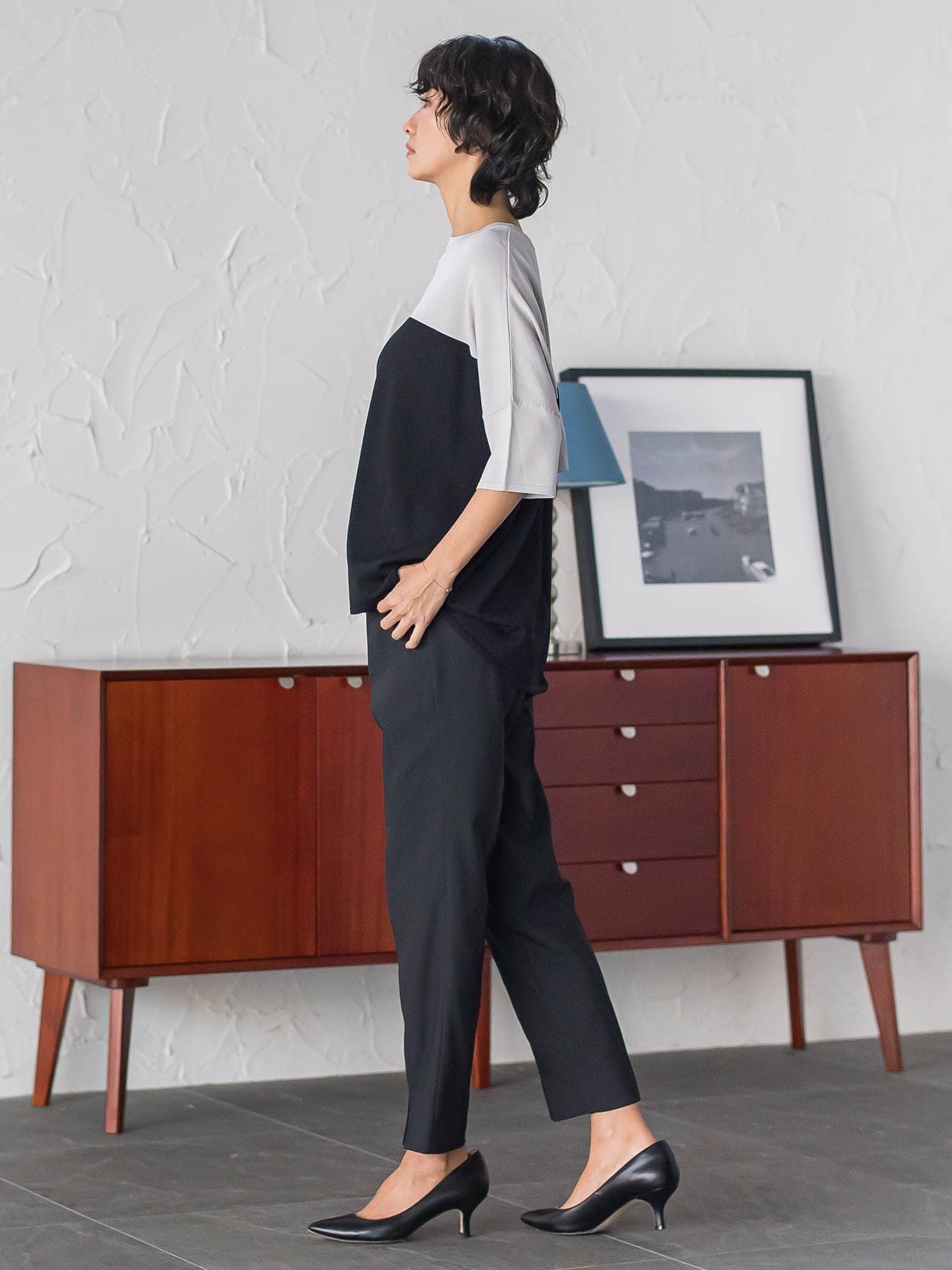 【WEB限定】“まるでデニム見え”裾スリットテーパードパンツ