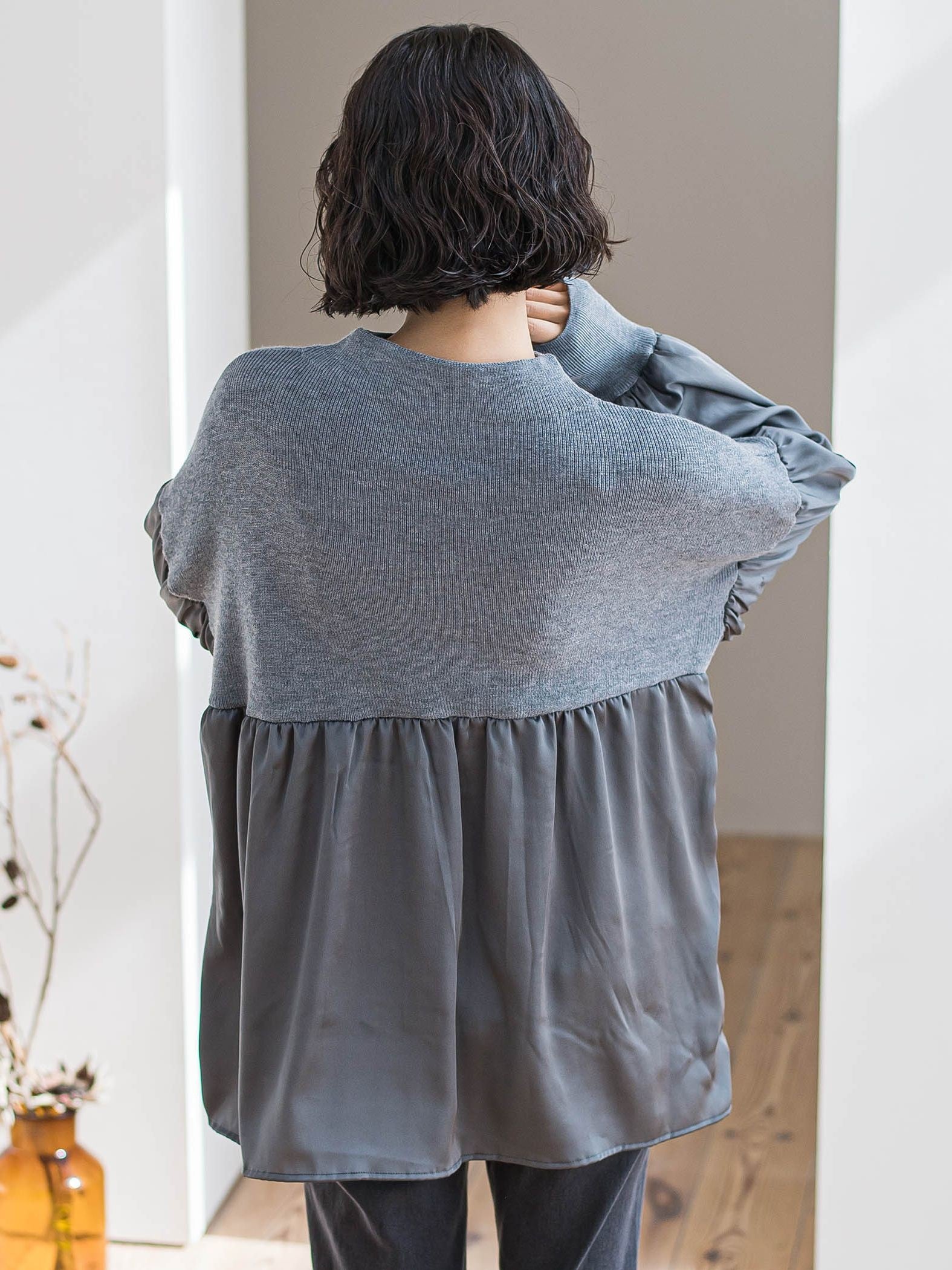 【WEB限定】”1枚でサマになる”とろみサテンふんわりニット