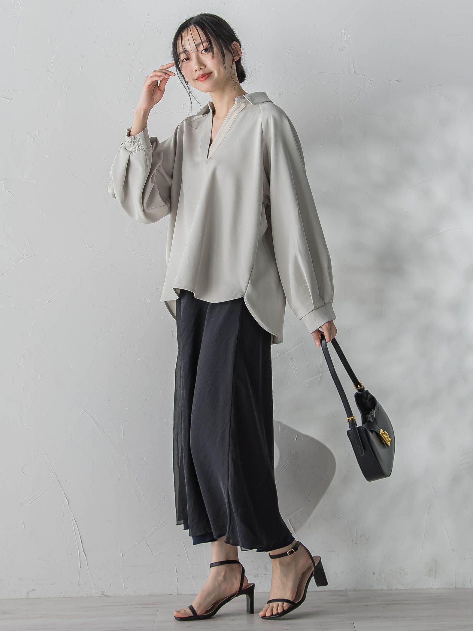 【WEB限定】パウダーストレッチ合わせネックブラウス≪手洗い可能≫