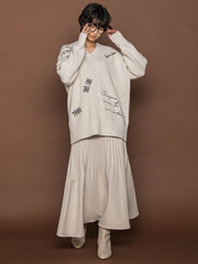 メッセージ刺繍Vネックニットプルオーバー≪手洗い可能≫