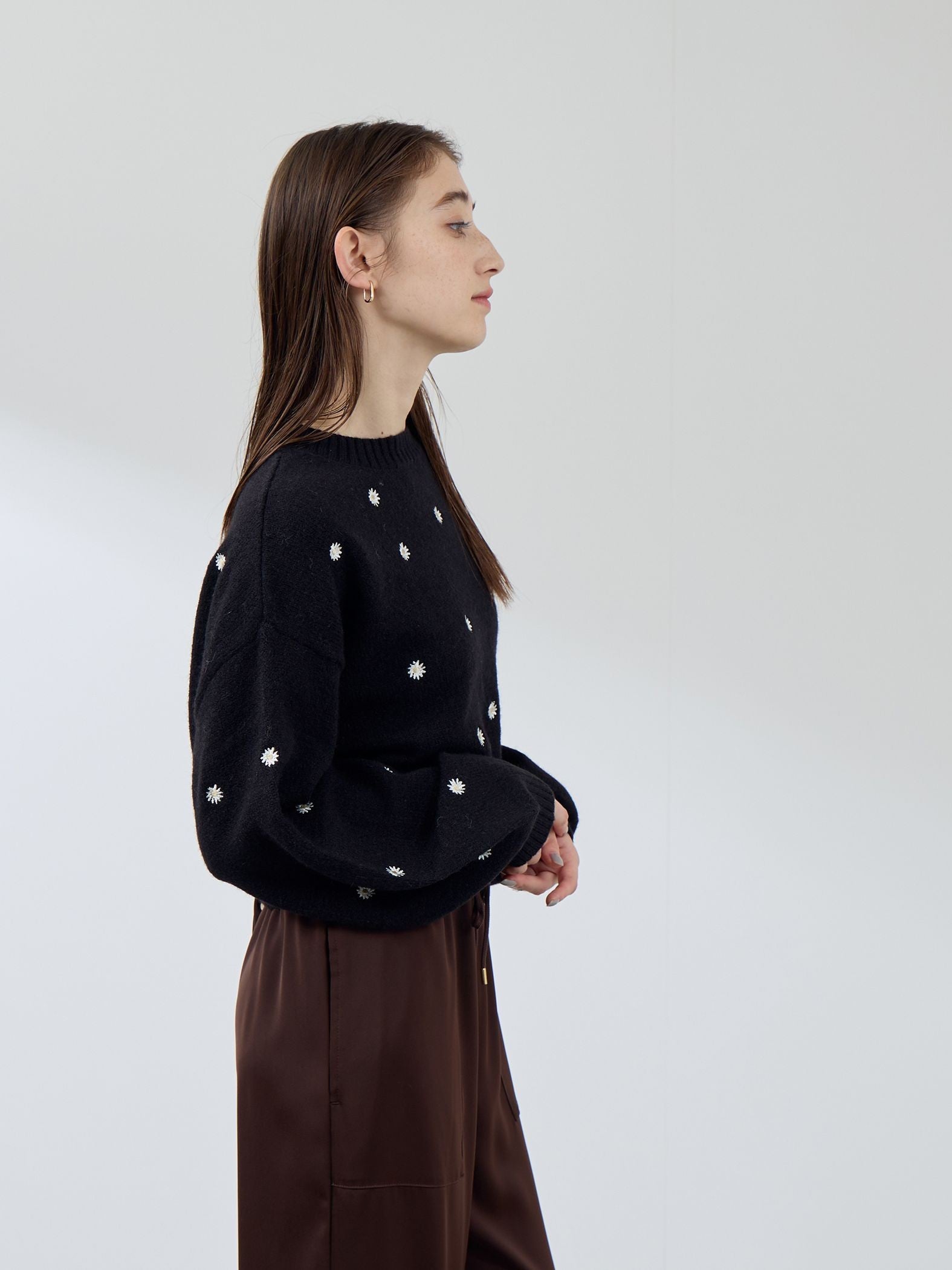 マーガレット刺繍ニットプルオーバー≪手洗い可能≫