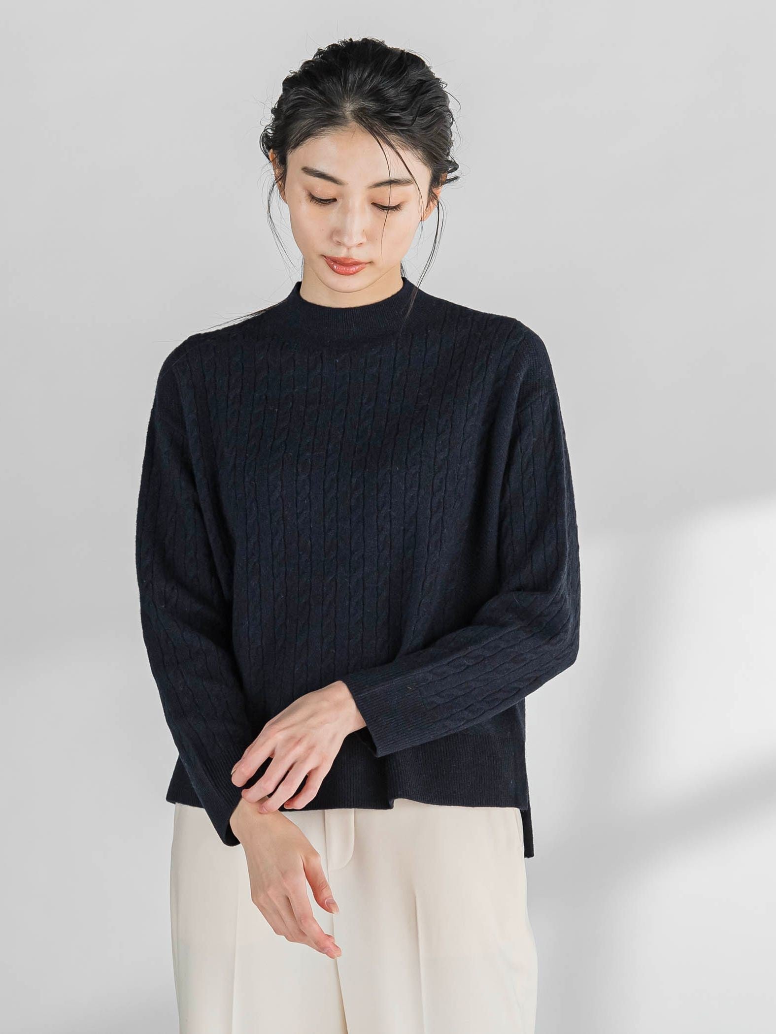 ケーブルニット