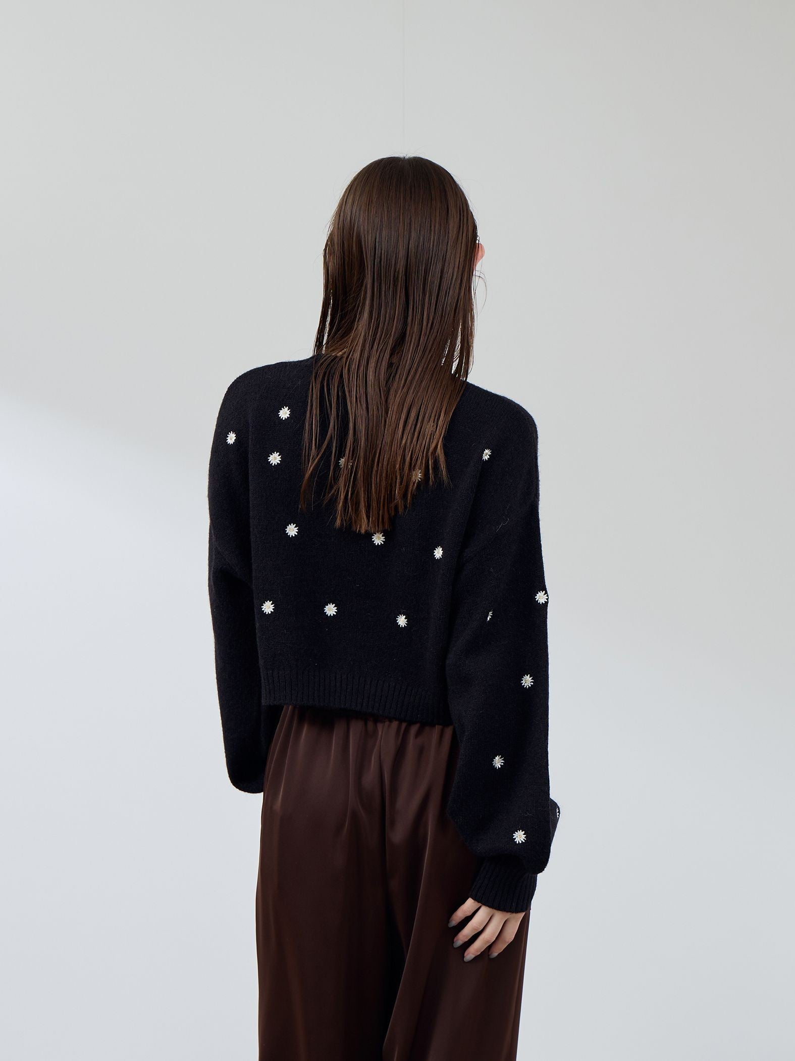 マーガレット刺繍ニットプルオーバー≪手洗い可能≫