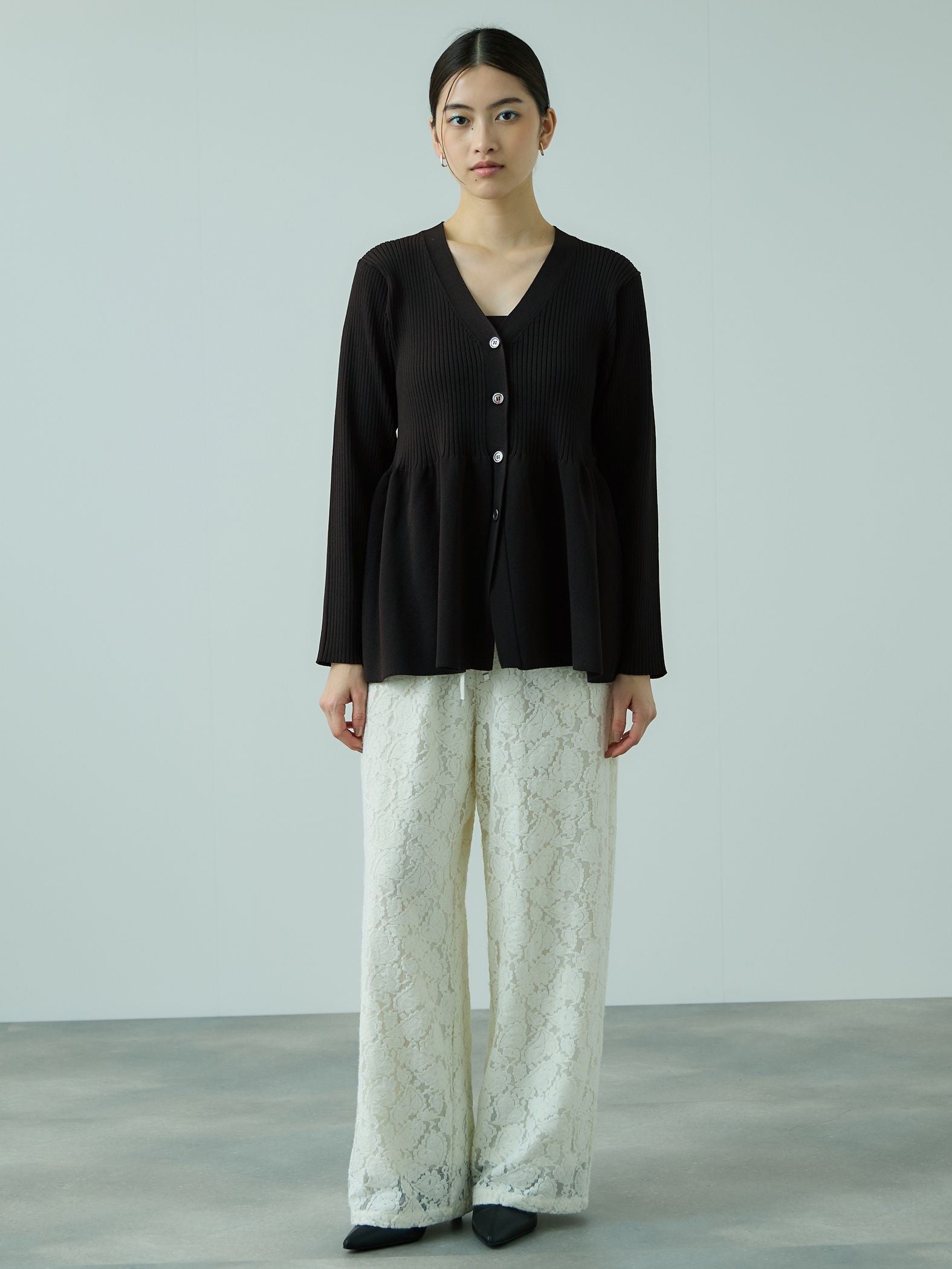 ライトウェイトペプラムニットカーディガン≪手洗い可能≫