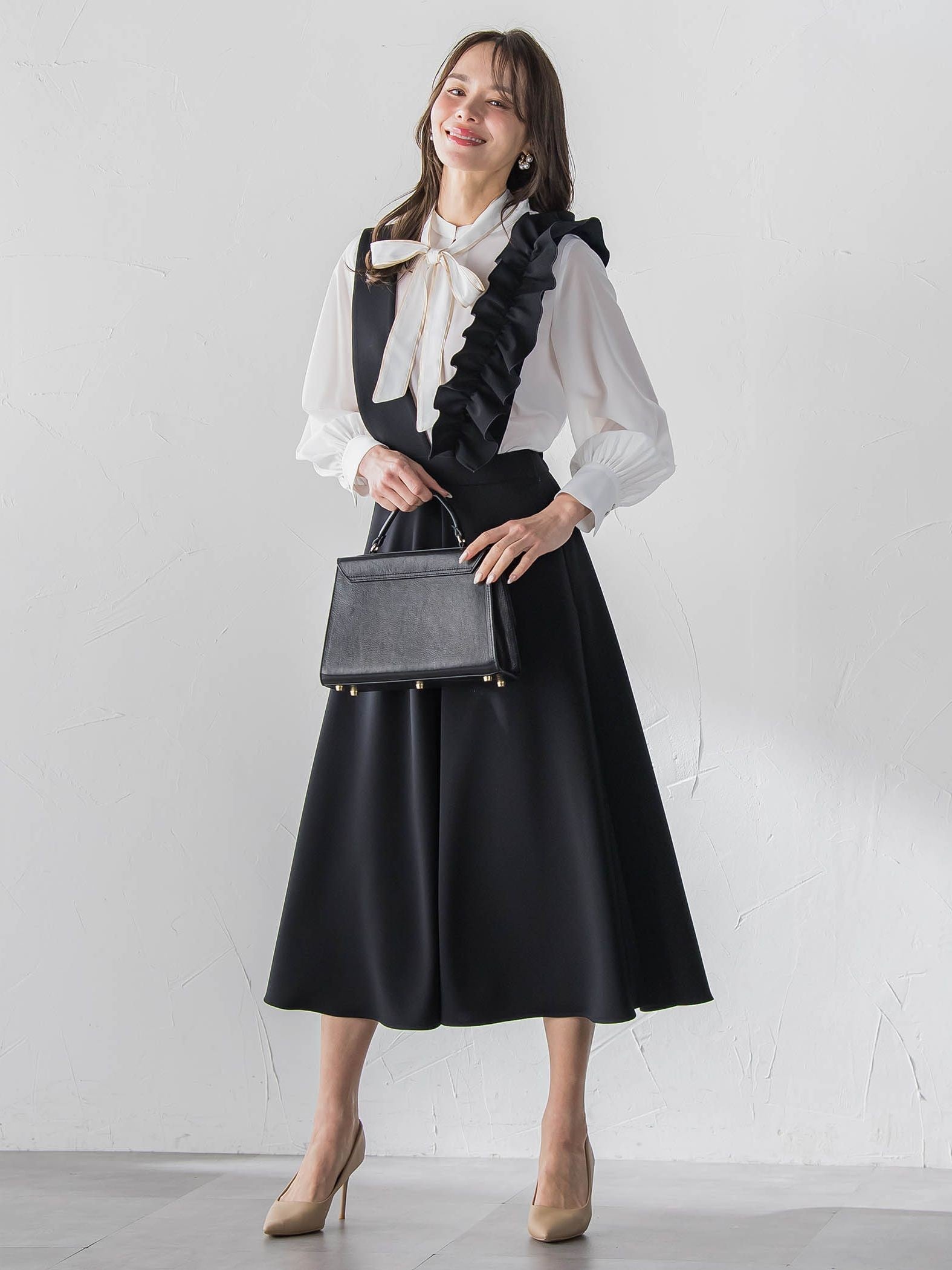 フェミニッシュデシンブラウス