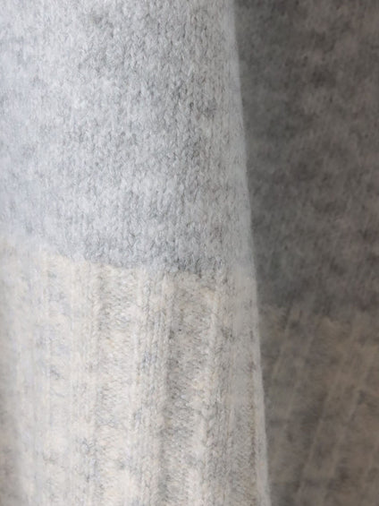 【WEB限定】”ふんわり配色の”もっちりハイネックニット