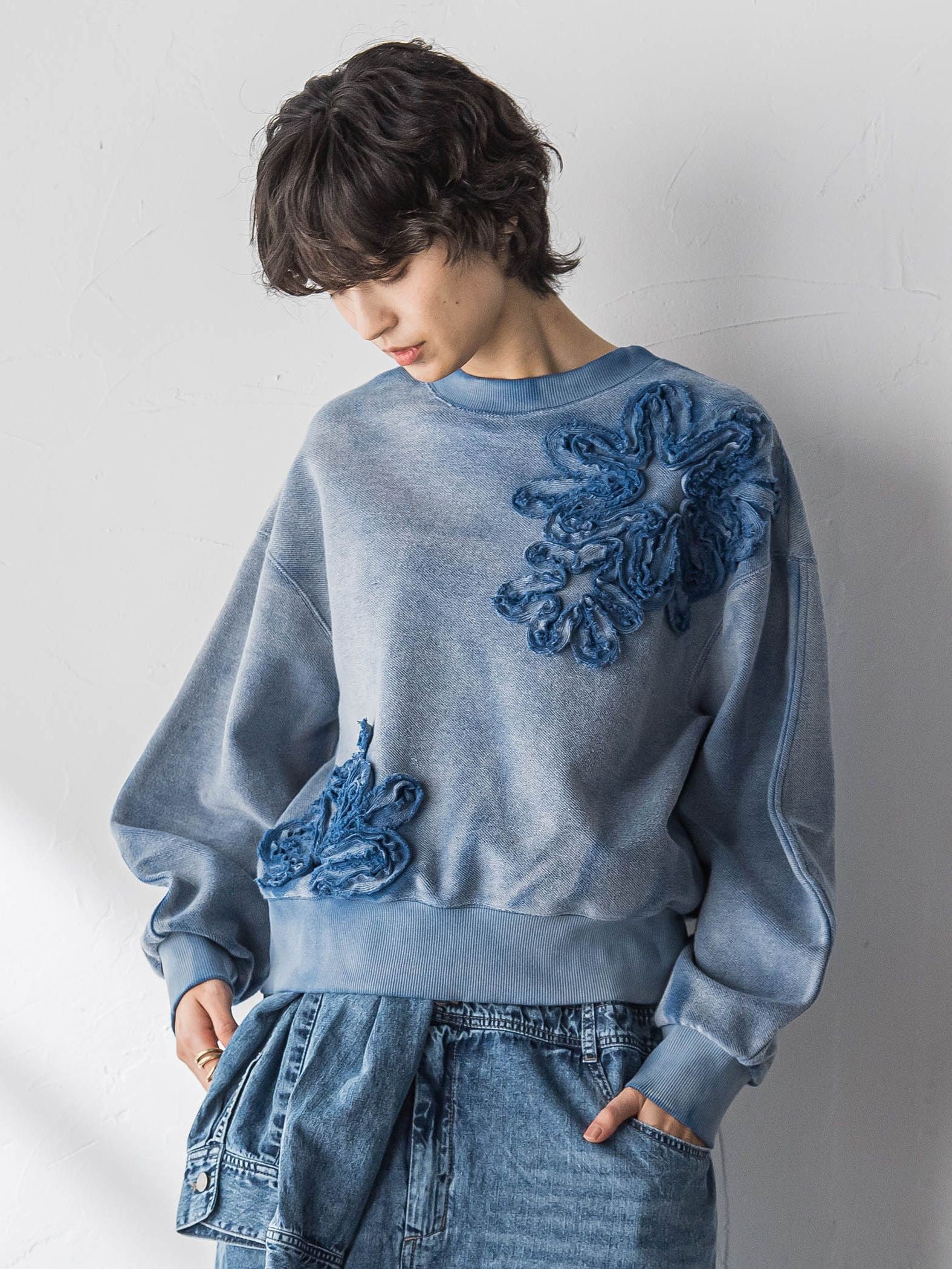 フラワーモチーフプルオーバー≪洗濯機で洗える≫