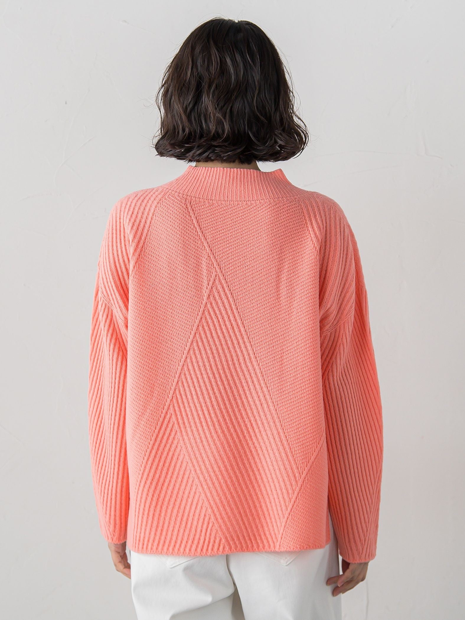 ヘリンボーンニット