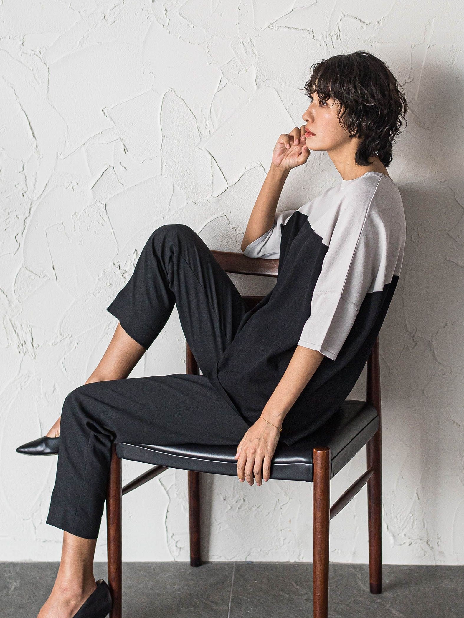 【WEB限定】“まるでデニム見え”裾スリットテーパードパンツ