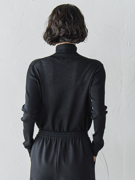 ラメリブタートルニット