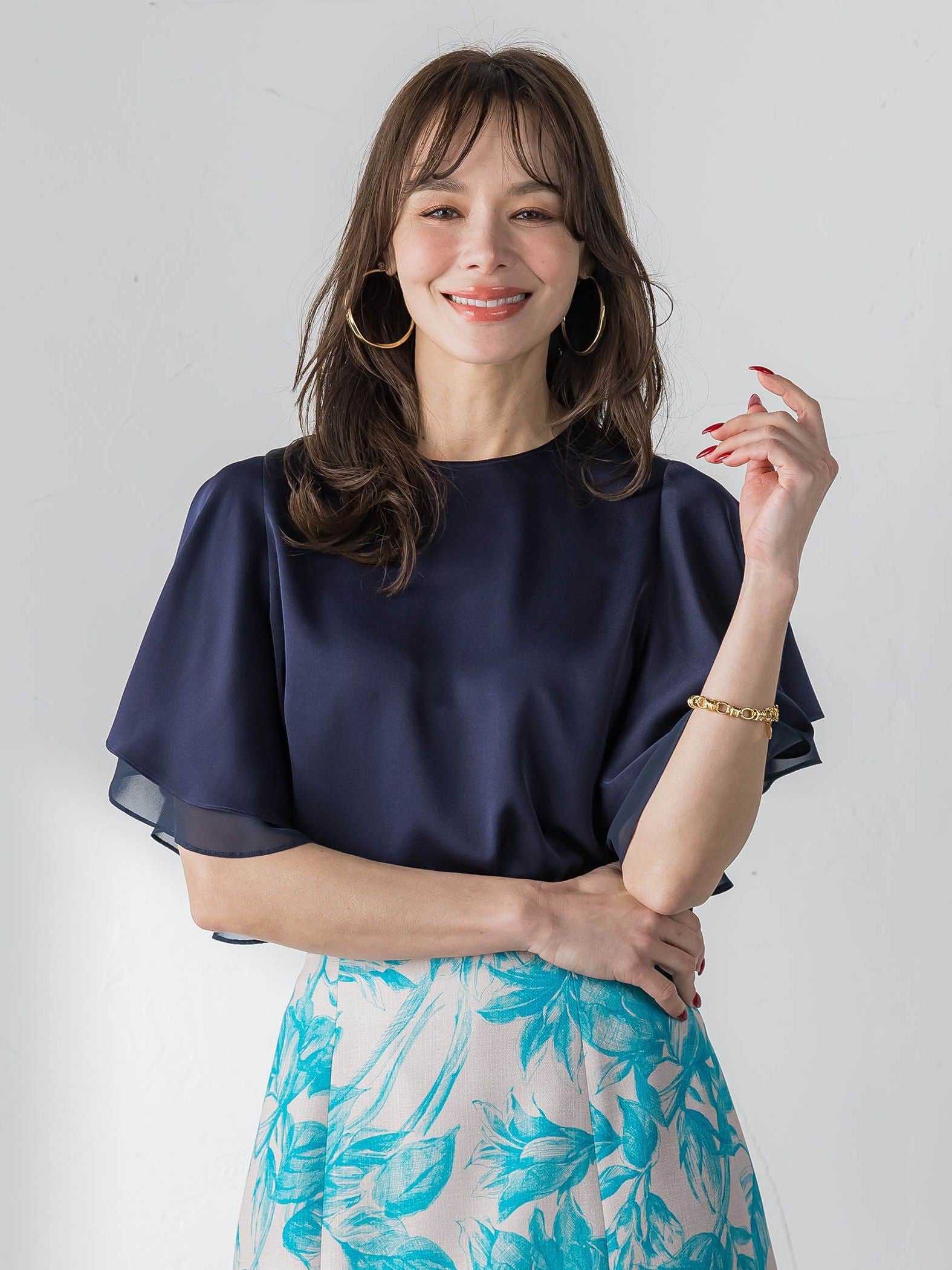 ラッフルスリーブブラウス